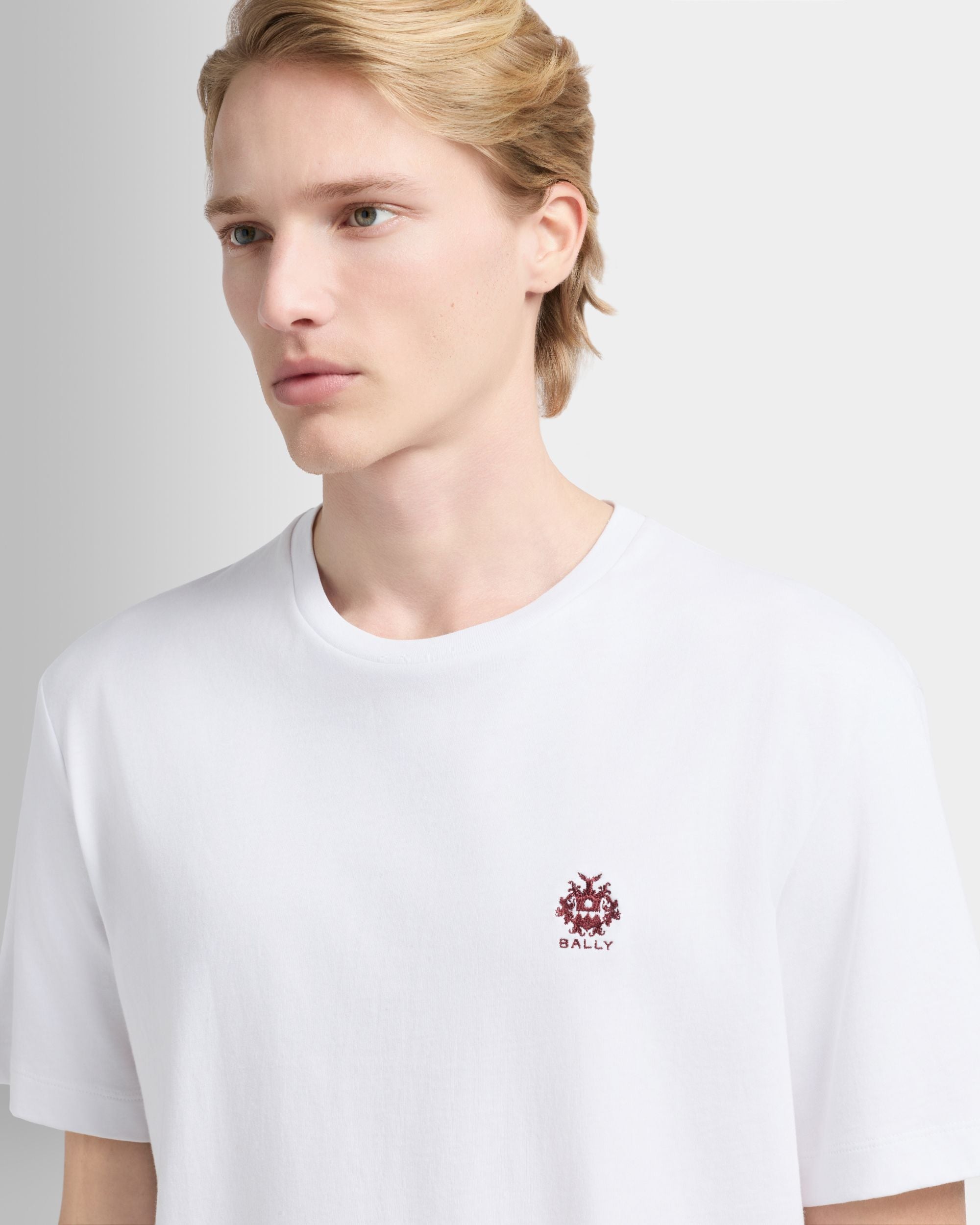 Bally Global - T-shirt in White Cotton with a Bally Crest - White