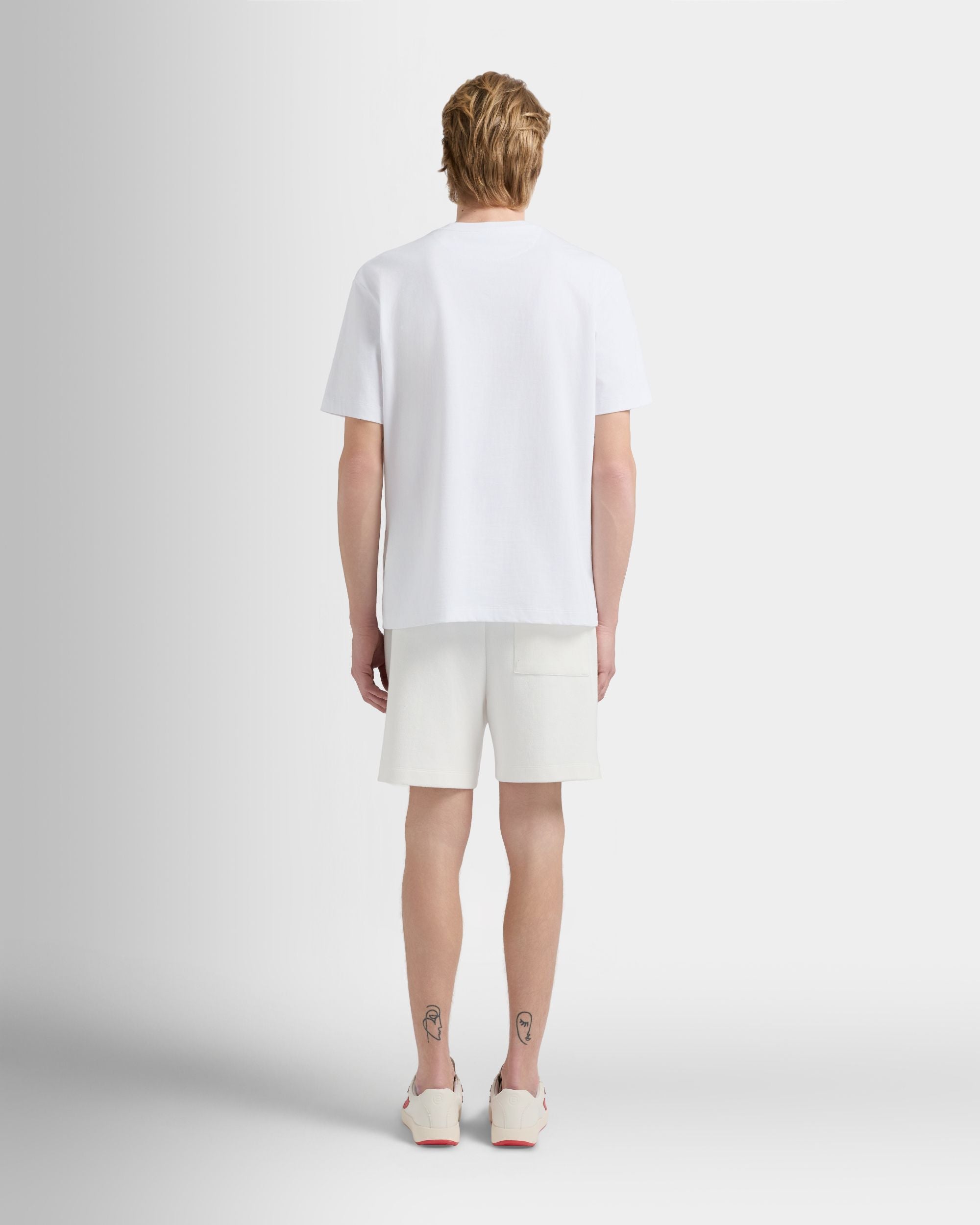 Bally Global - T-shirt in White Cotton with a Bally Crest - White