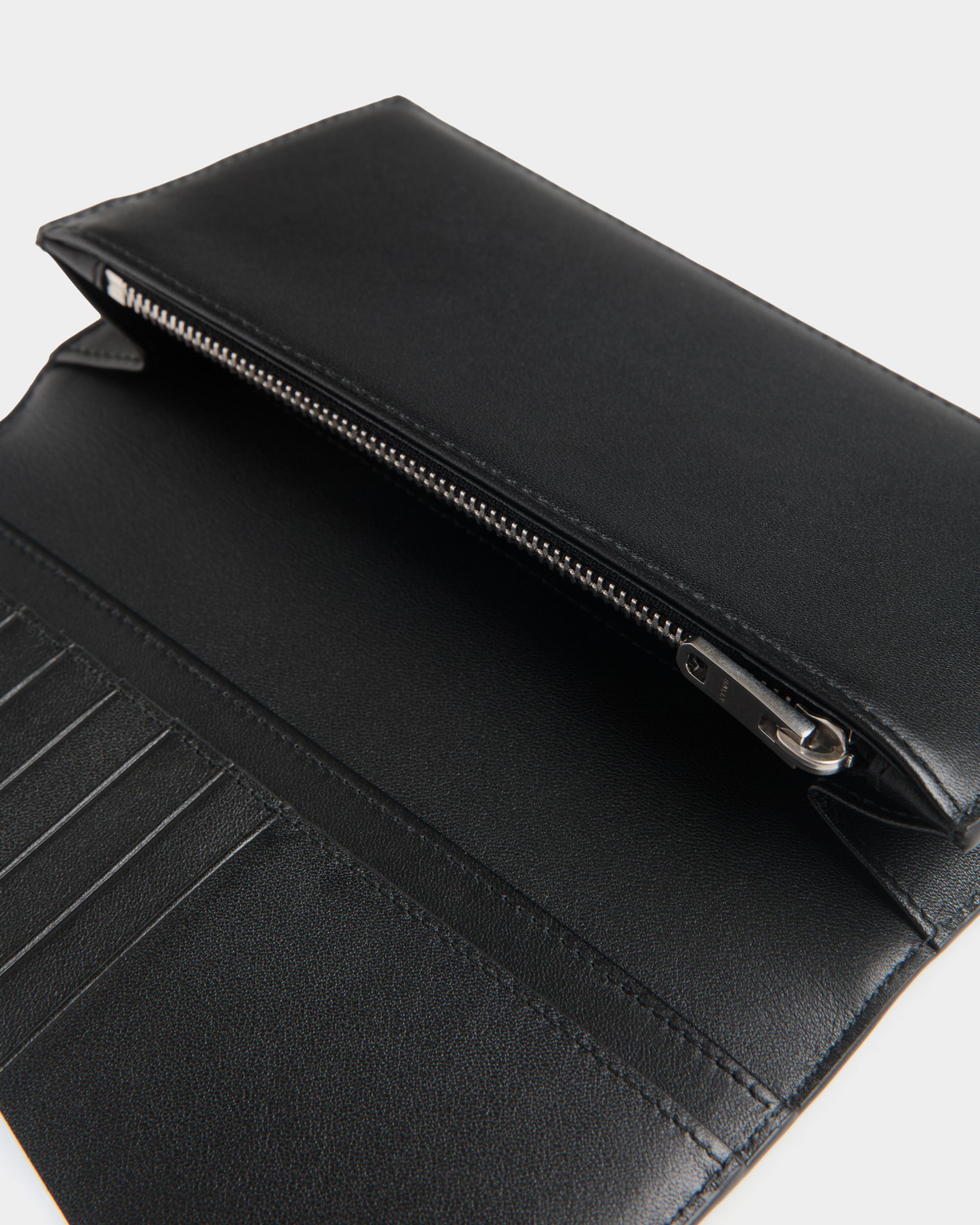 Bally Global - Cartera Continental Mythos De Piel Reciclada Negra - Negro