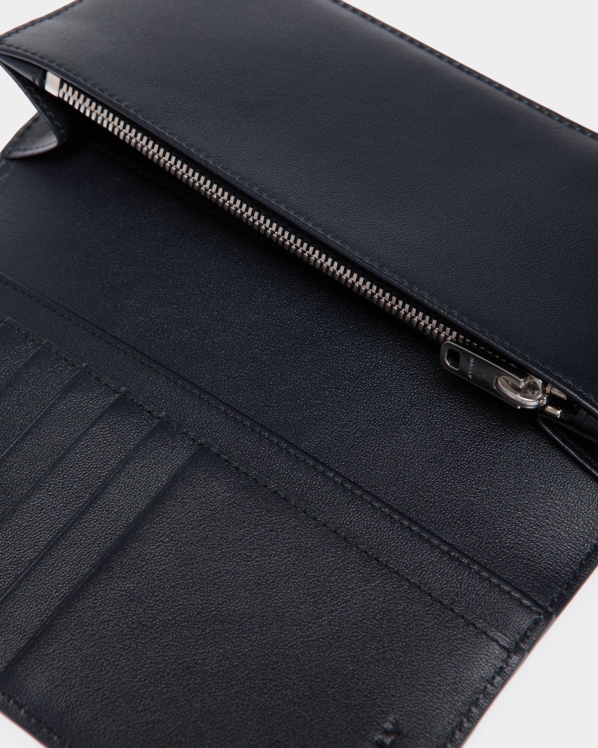 Bally Global - Cartera Continental Mythos De Piel Reciclada Navy Blue - Azul