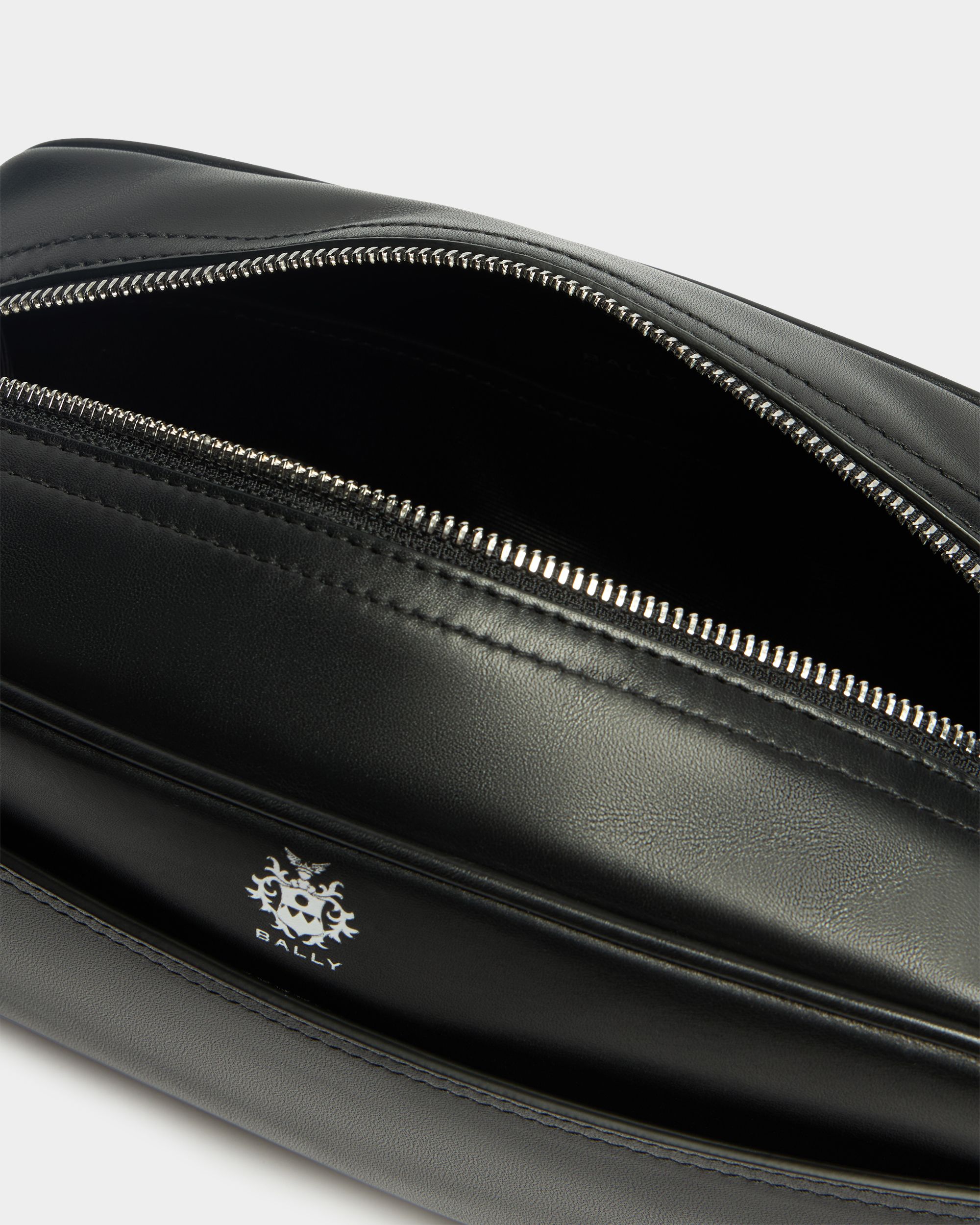 Bally Global - Ray Necessaire in Black Leather - Black