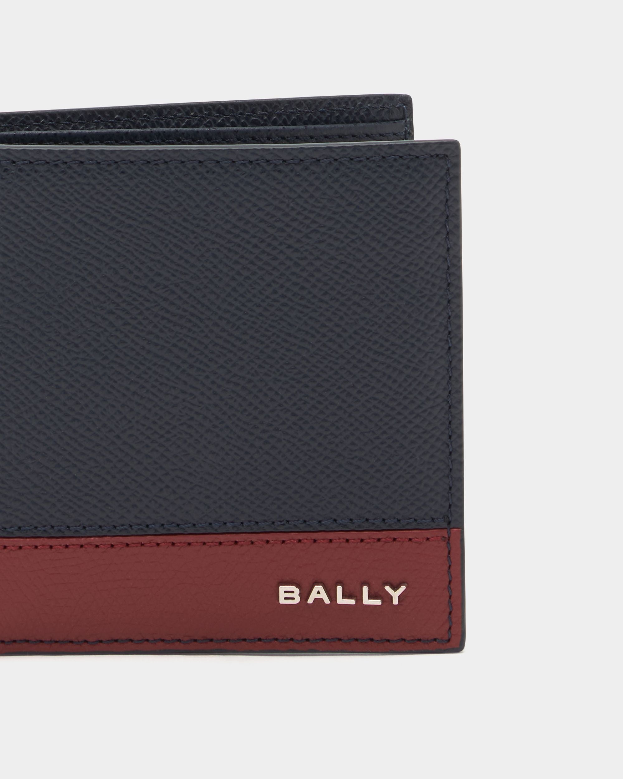 Bally Global - Bally Essential Geldbörse aus genarbtem Leder in Navy Blue - Blue