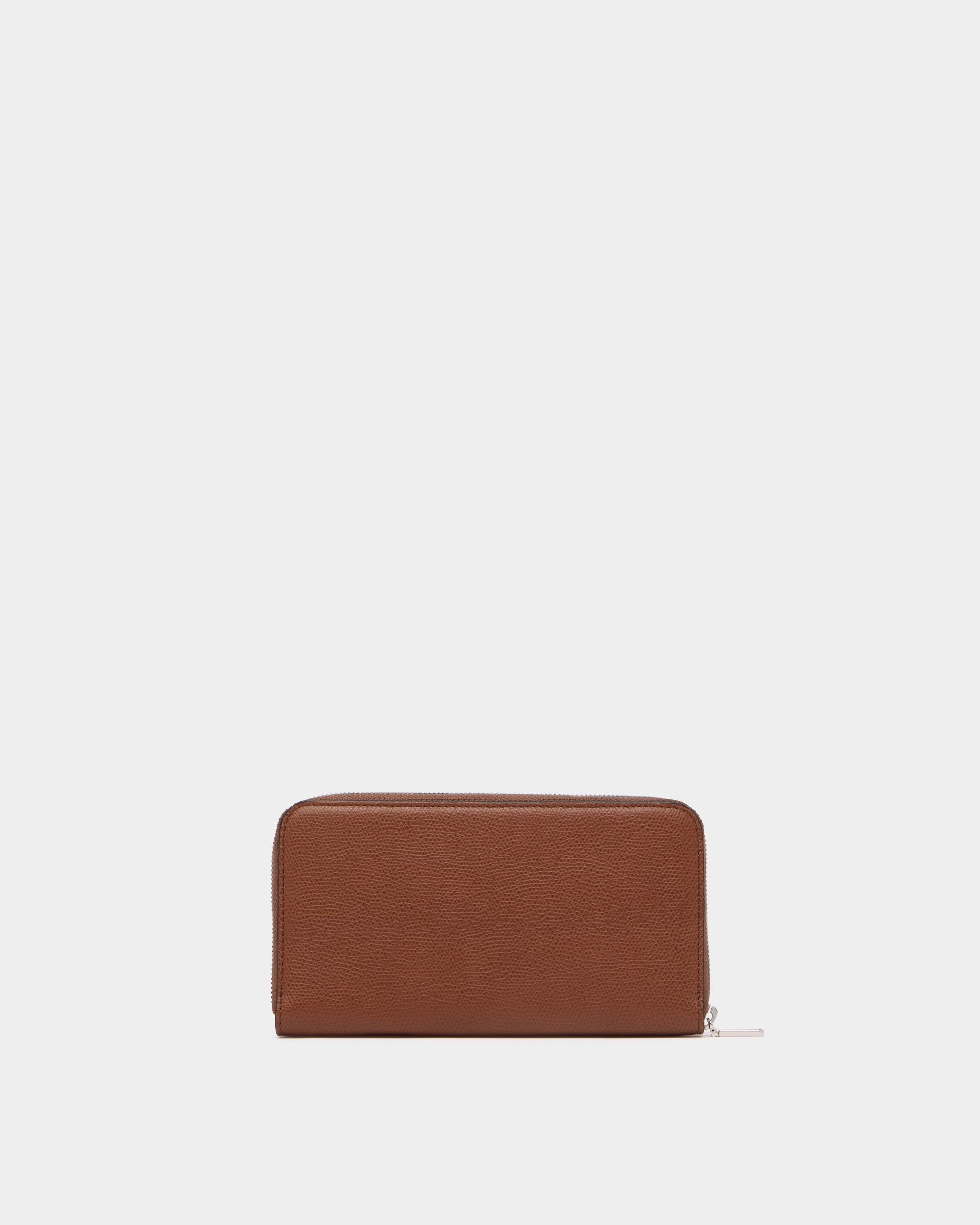 Bally Global - Bally Essential Zip Around Wallet in Amber Brown Grained Leather - Brown