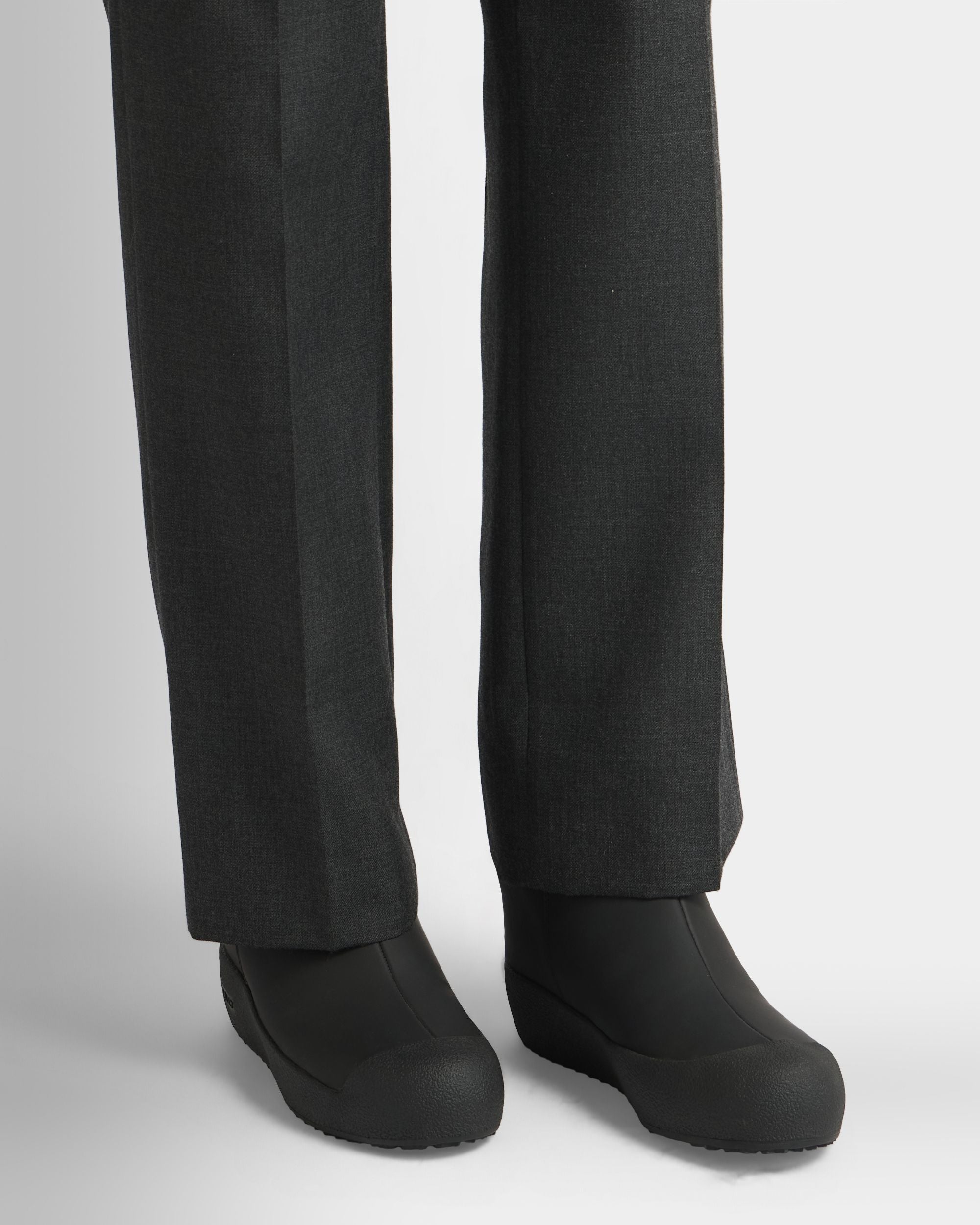 Bally Global - Bottine Bally Curling en cuir noir caoutchouté - Noir