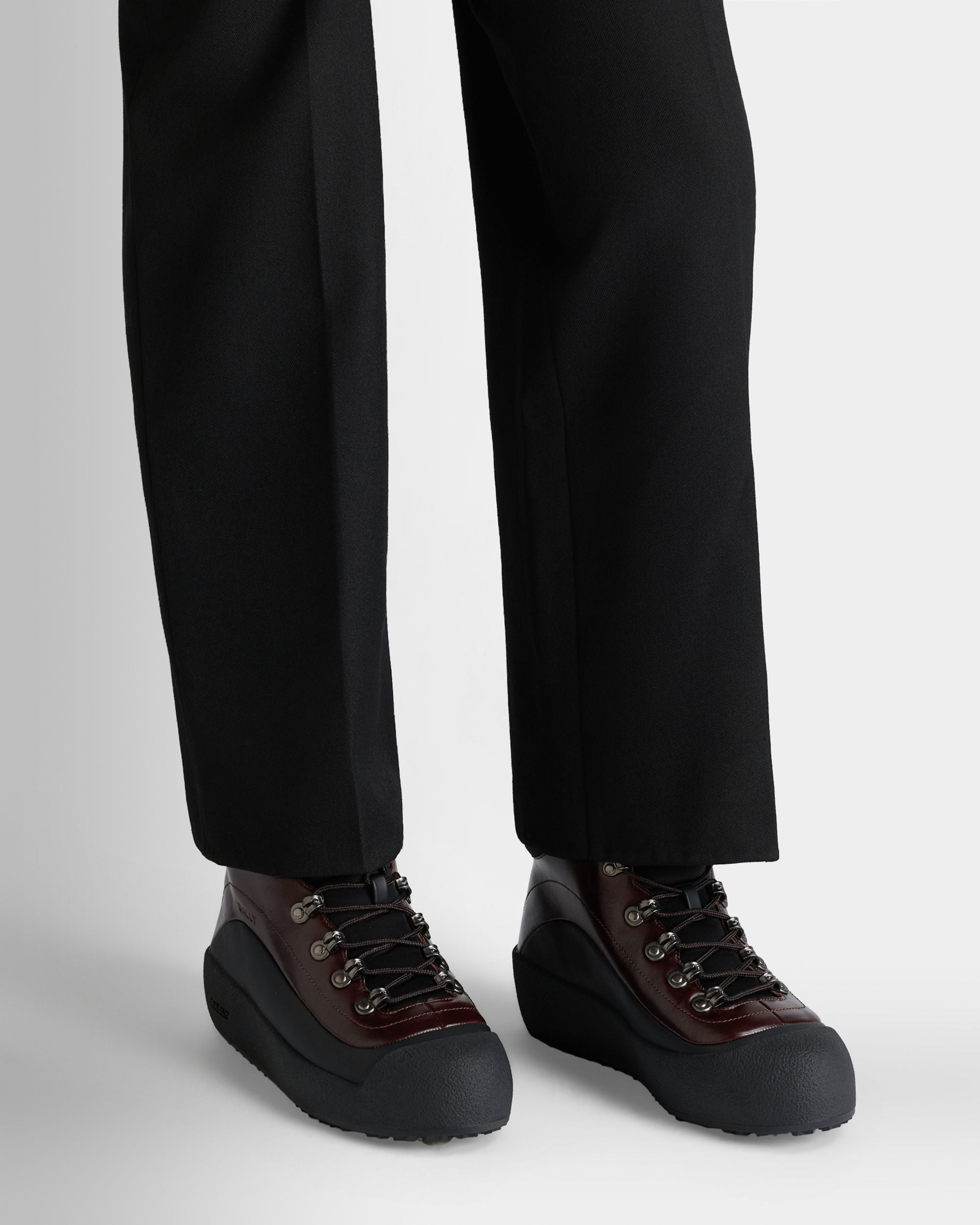 Bally Global - Bally Curling Stiefelette Aus Leder In Braun - Braun