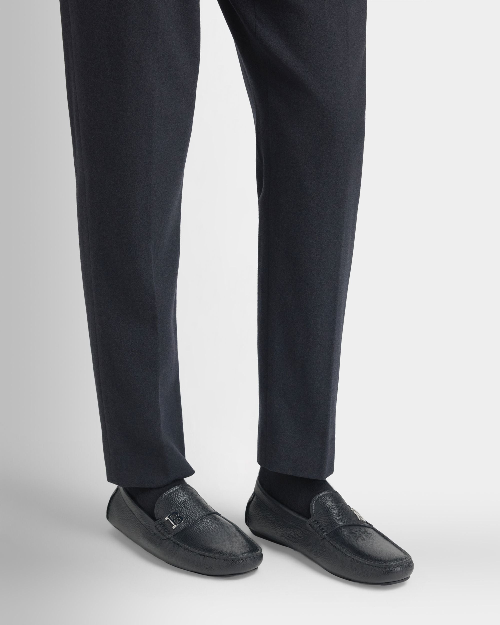 Bally Global - Zapato driver con hebilla de piel granulada negra - Negro