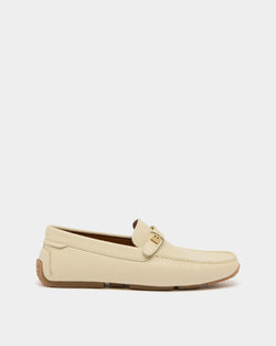 Pilot Driver in Ivory Grained Leather