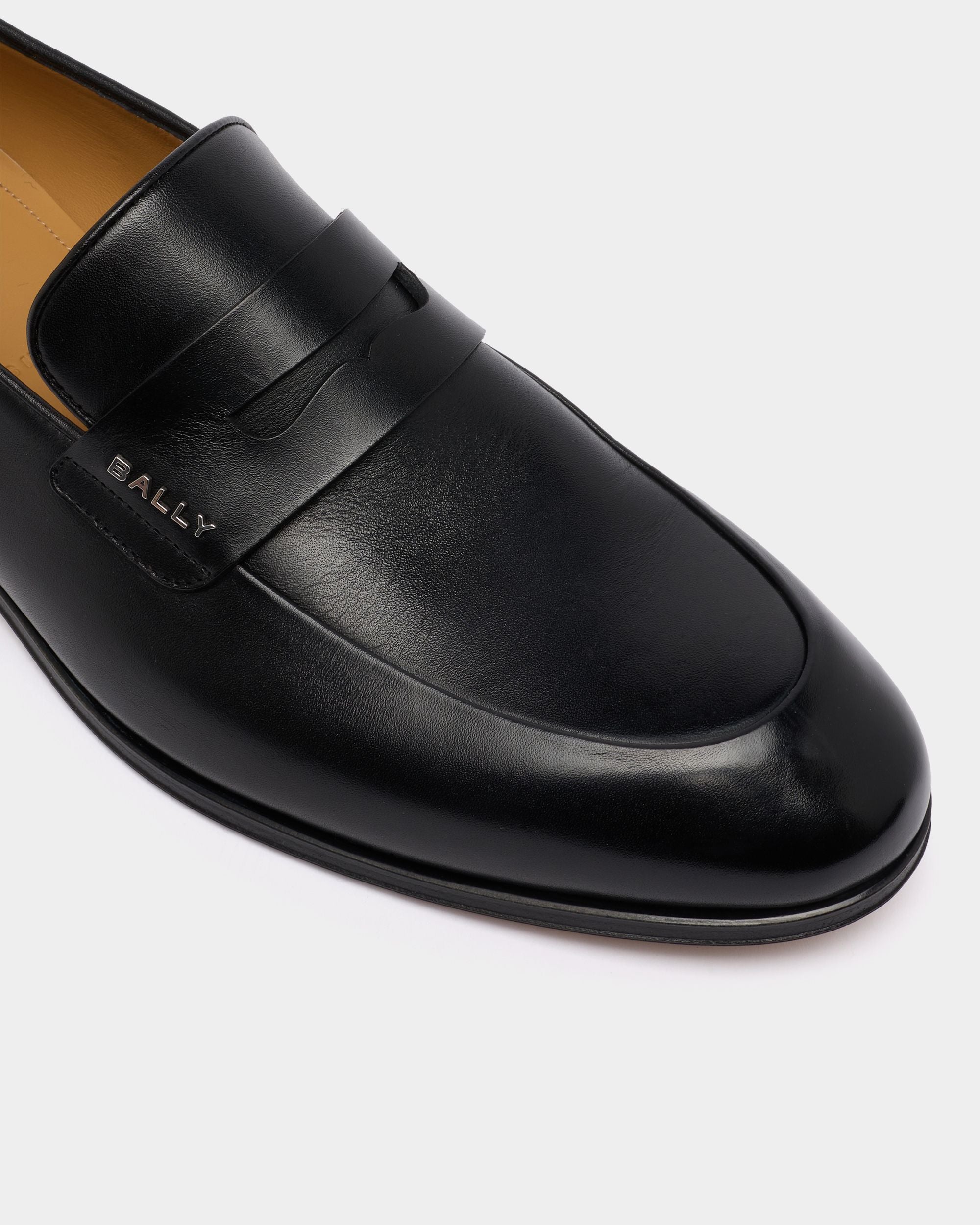 Bally Global - Regent Loafer in Black Leather - Black
