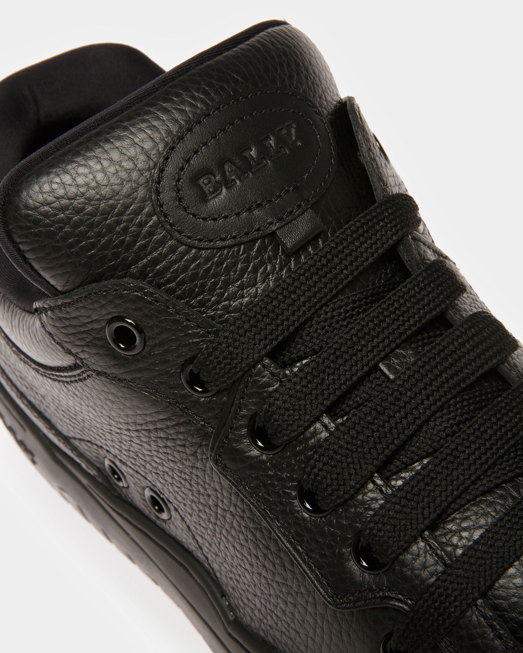 Bally Global - Kiro Leather Sneakers In Black - Negro