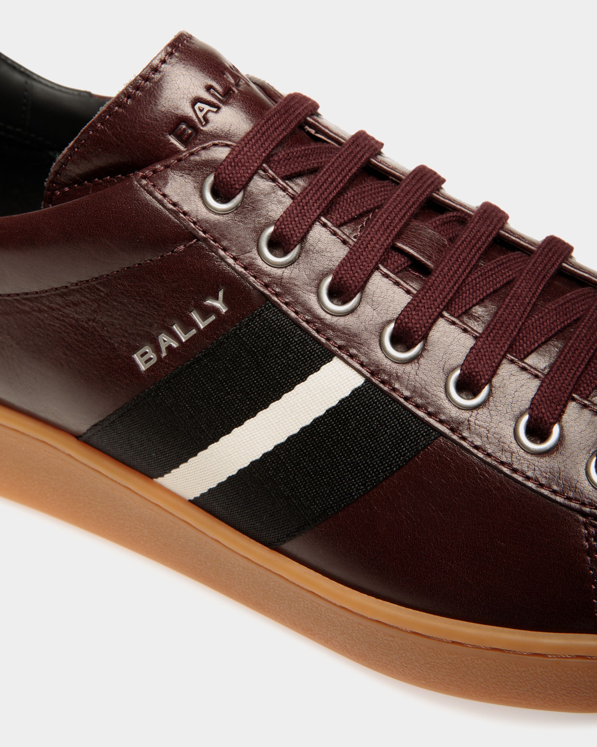 Bally Global - Tennis Sneaker In Deep Burgundy Leather - Burdeos