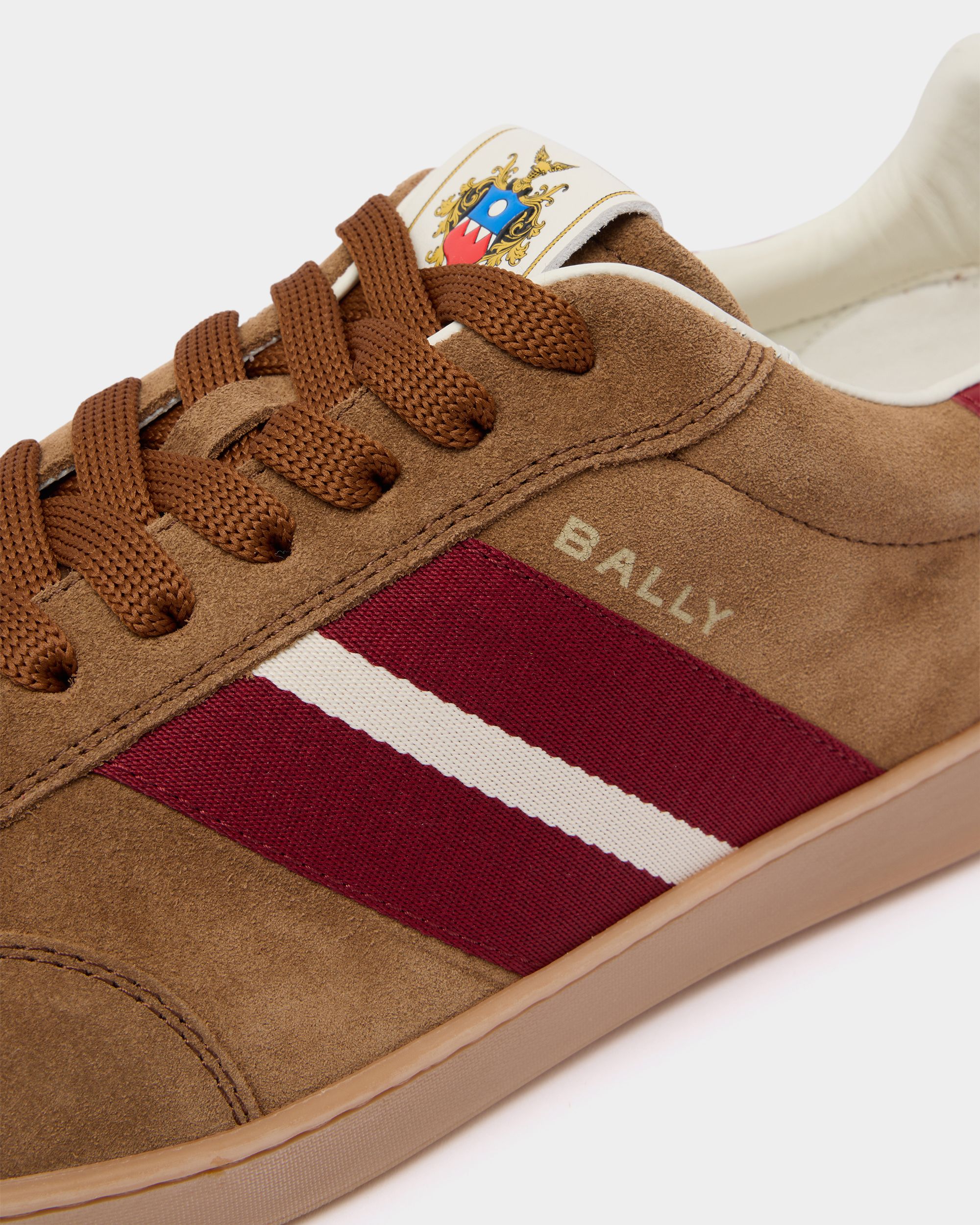 Bally Global - Retro Crest Sneaker in Beige Suede and Red Leather - Beige