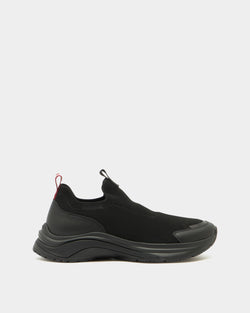 Sneaker Woge aus schwarzem Gewebe