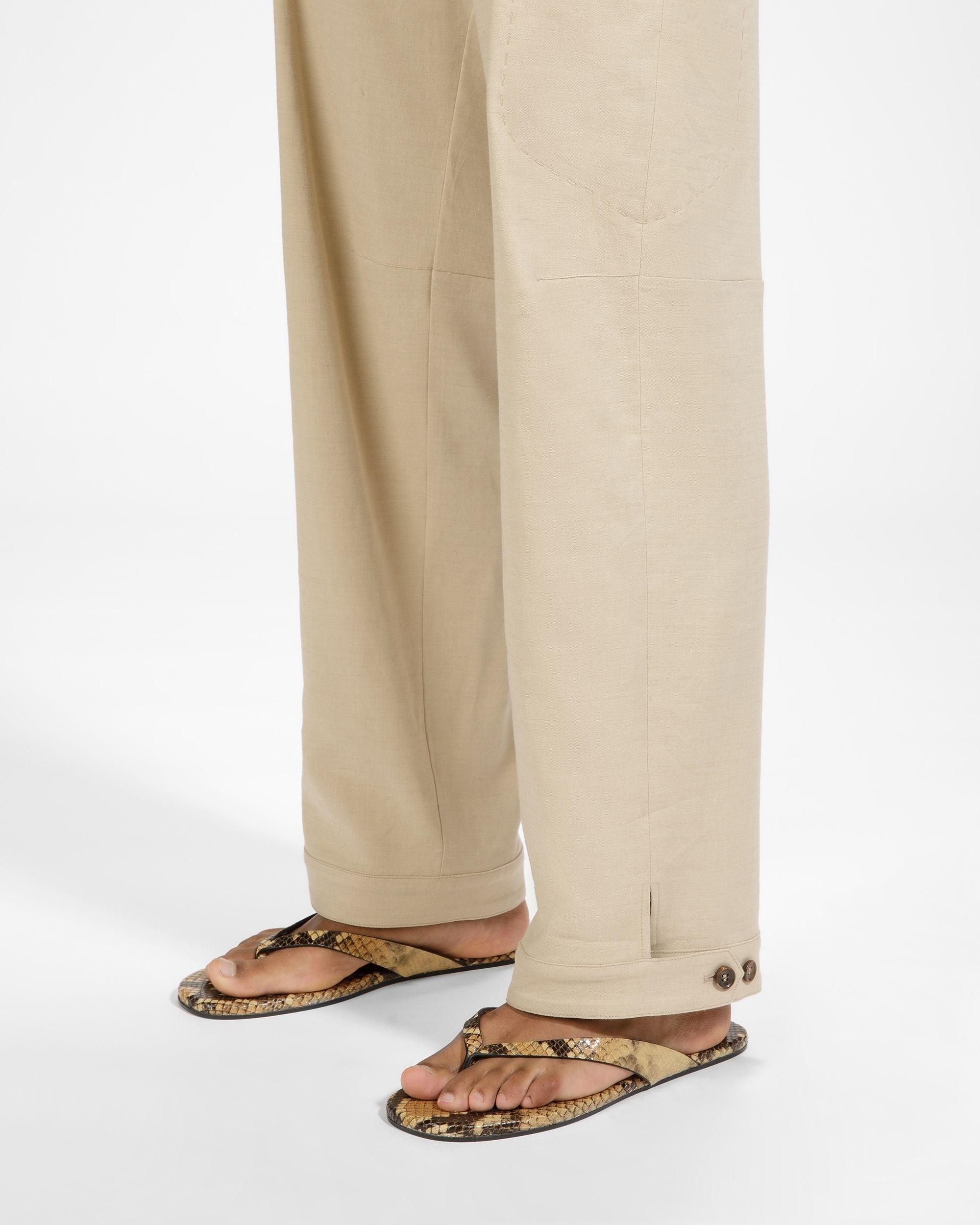 Bally Global - San Fernando Thong Sandals In Python Print - Marrón