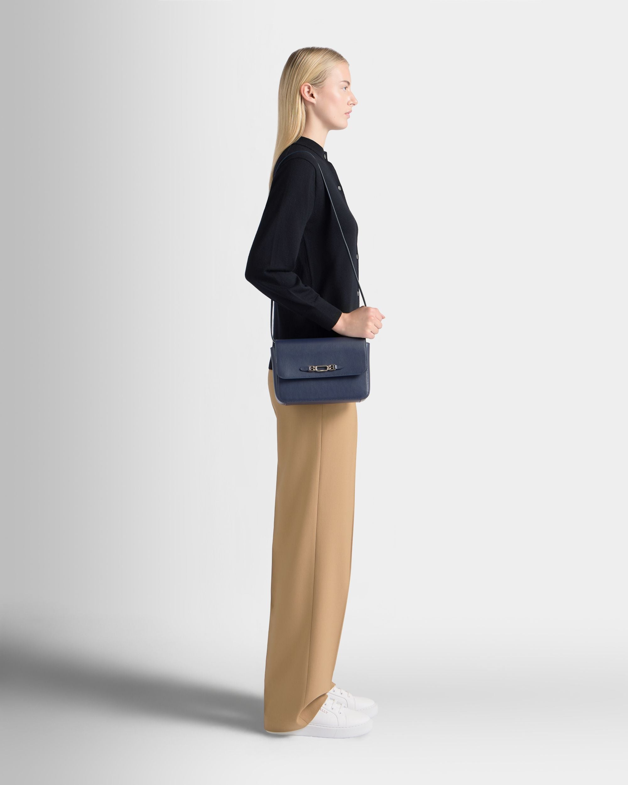 Bally Global - Crossbody Bag In Blue Leather - Blue