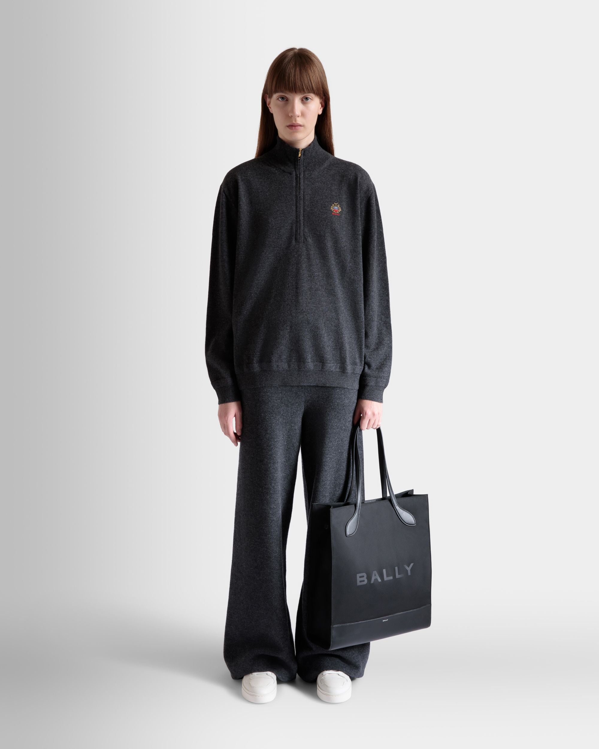 Bally Global - Bolso Tote Bar De Nailon Y Piel Negra - Negro