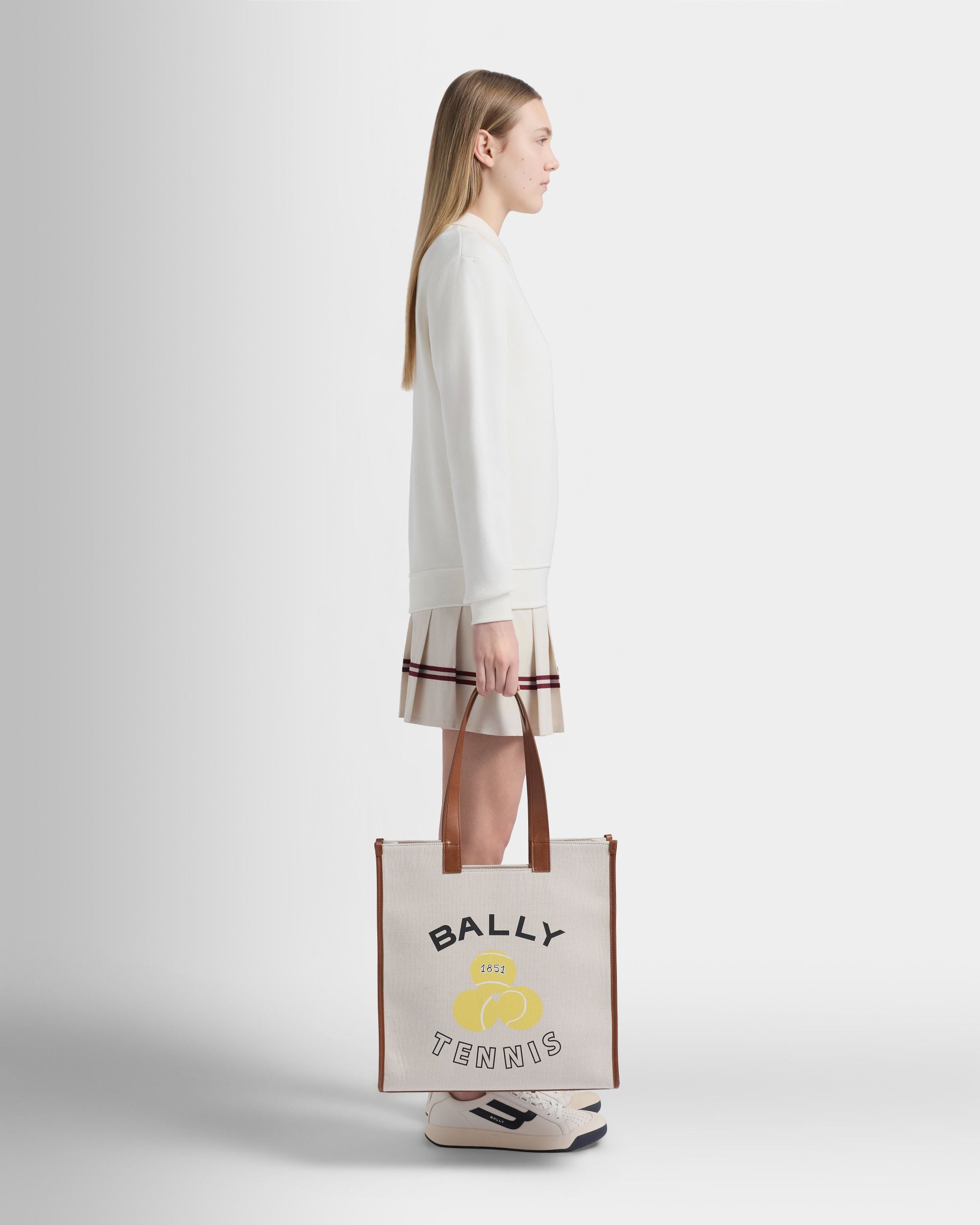 Bally Global - Tennis Kollektion Tragetasche aus Baumwoll-Canvas in Elfenbein - White