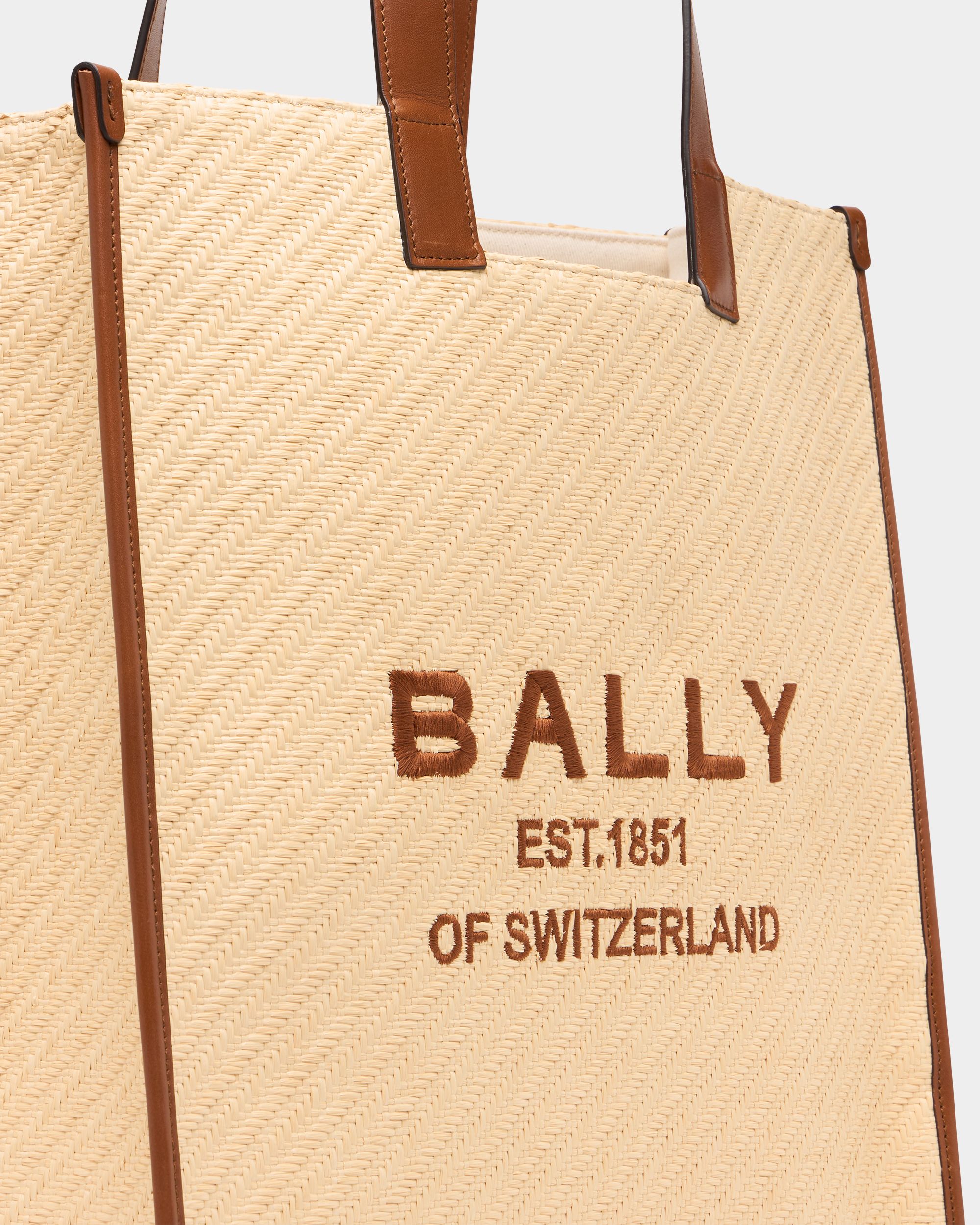 Bally Global - La Plage Tragetasche aus Stoff in Beige mit Bast-Effekt - Beige