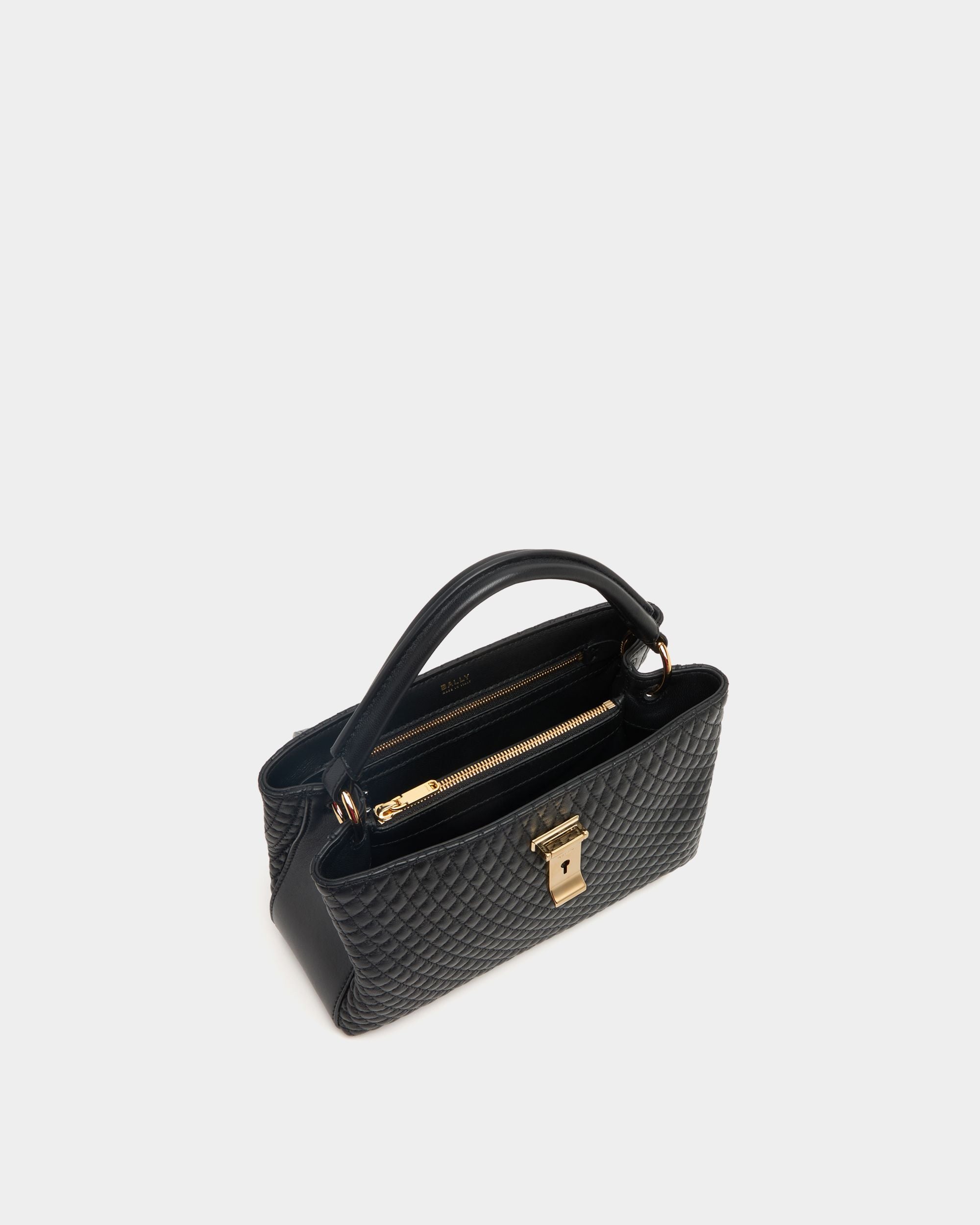 Bally Global - Kleine Henkeltasche Lock Me aus schwarzem, gestepptem Leder - Black