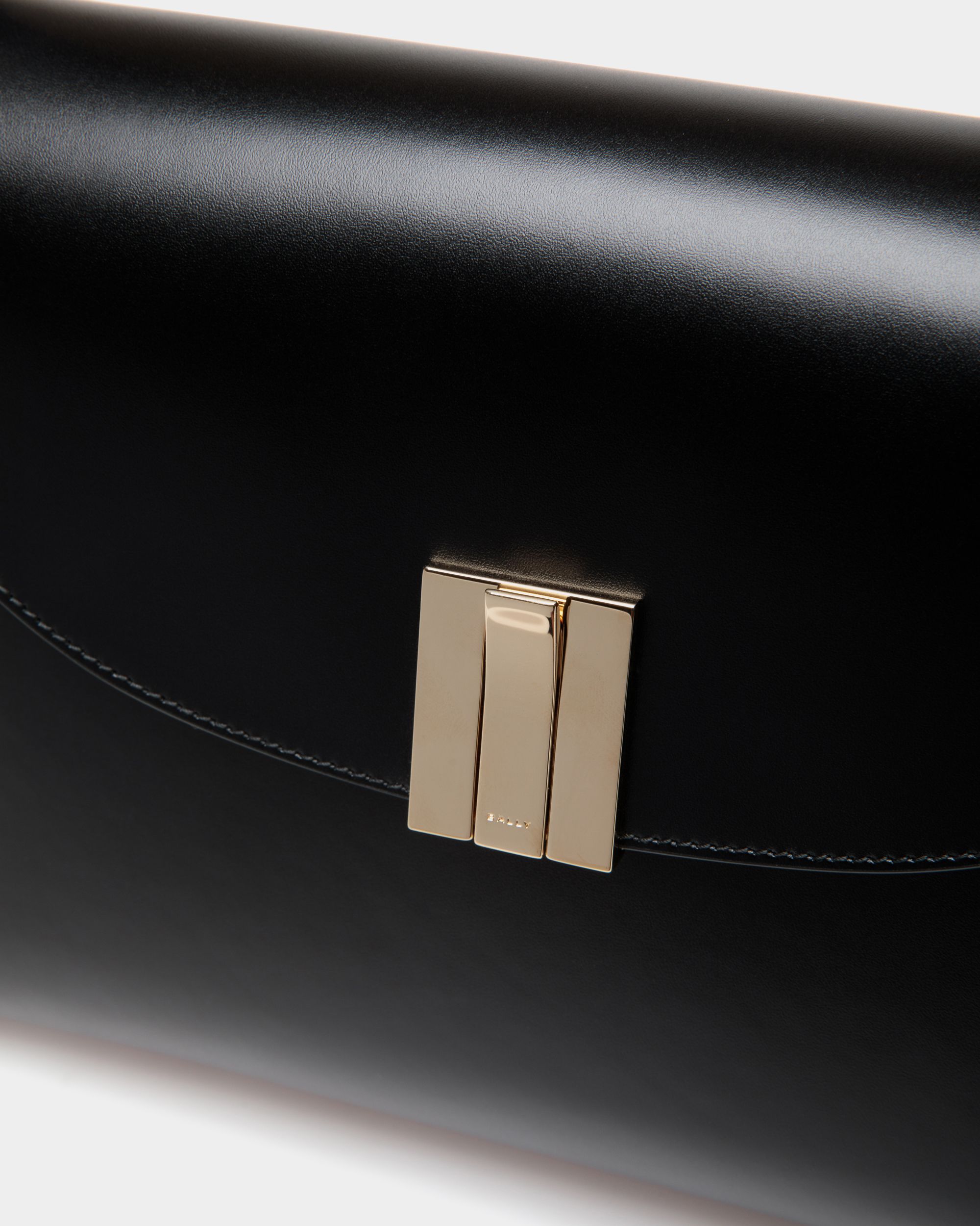 Bally Global - Bolso De Hombro Ollam De Piel Negra - Negro