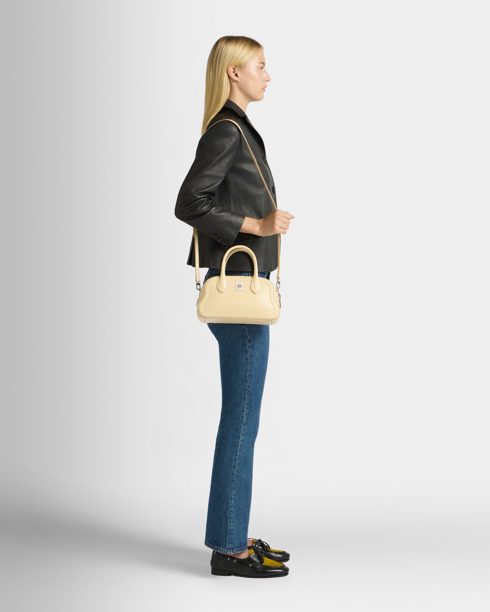 Bally Global - Bolso Con Asa Superior Unda De Piel Granulada Ginger - Beige