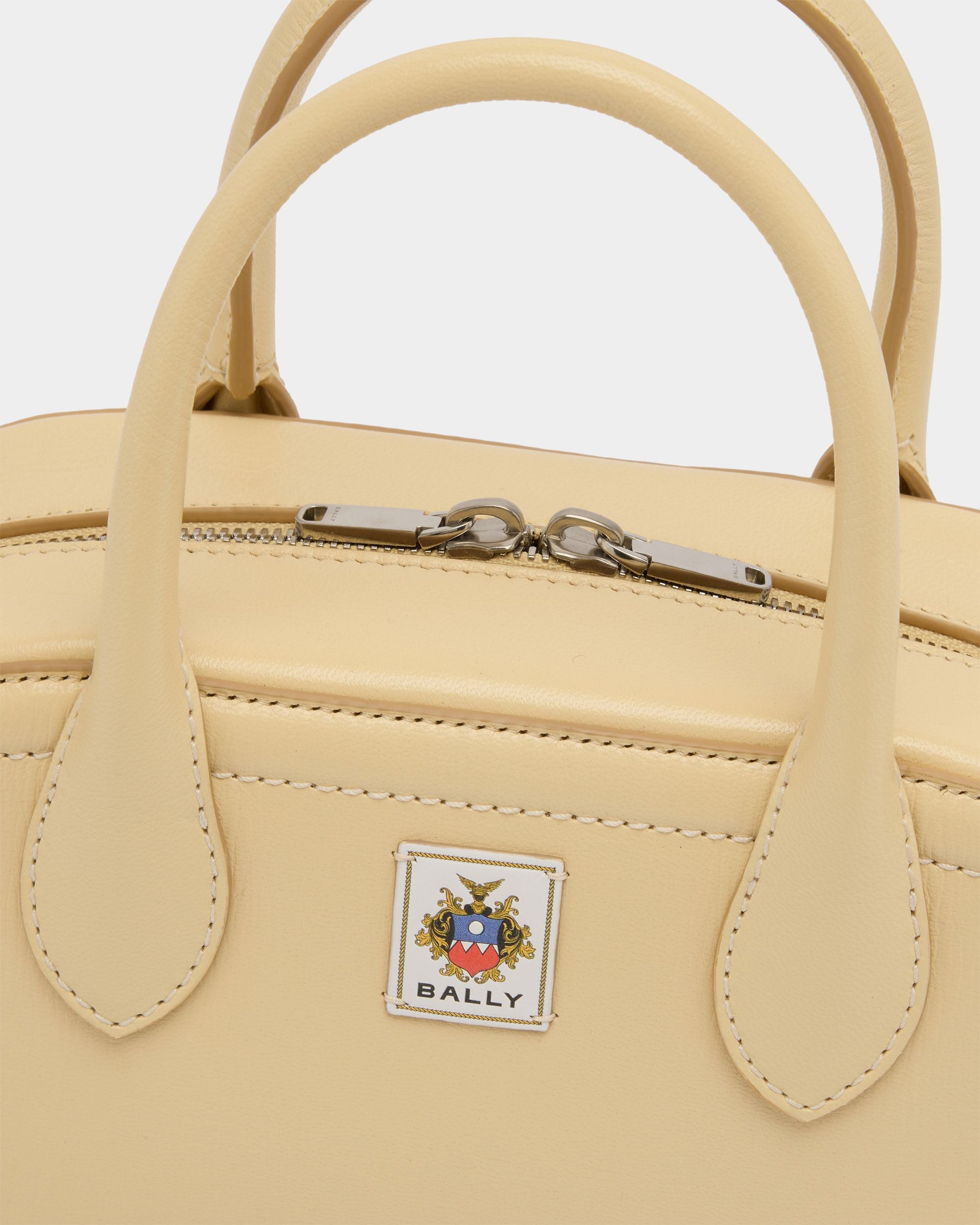 Bally Global - Bolso Con Asa Superior Unda De Piel Granulada Ginger - Beige