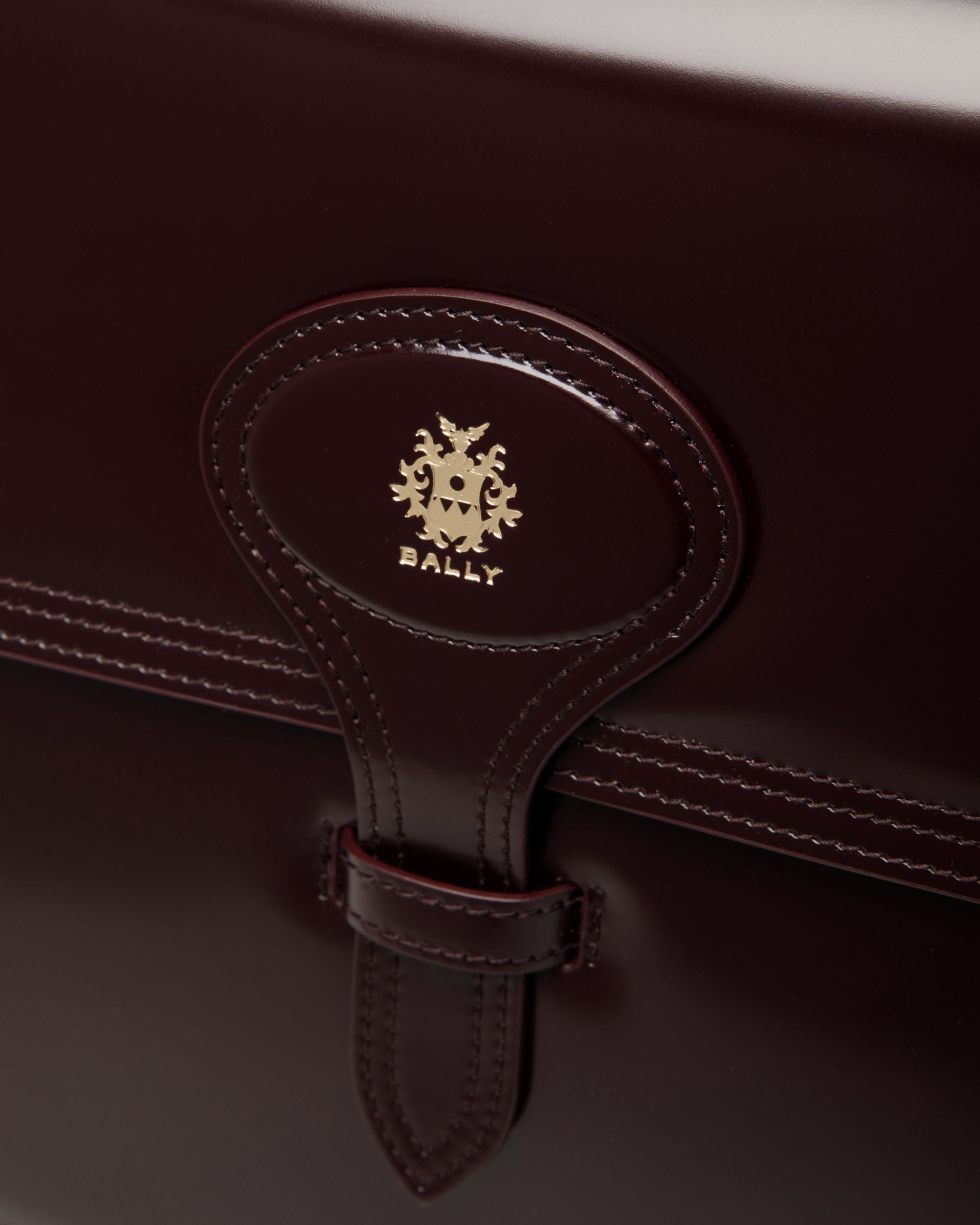 Bally Global - Beckett Shoulder Bag In Deep Burgundy Brushed Leather - Burdeos