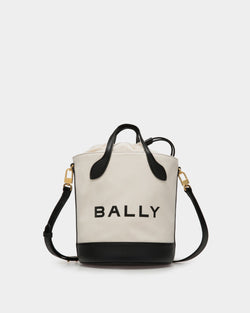 Bar Bucket Bag In Natural And Black Fabric