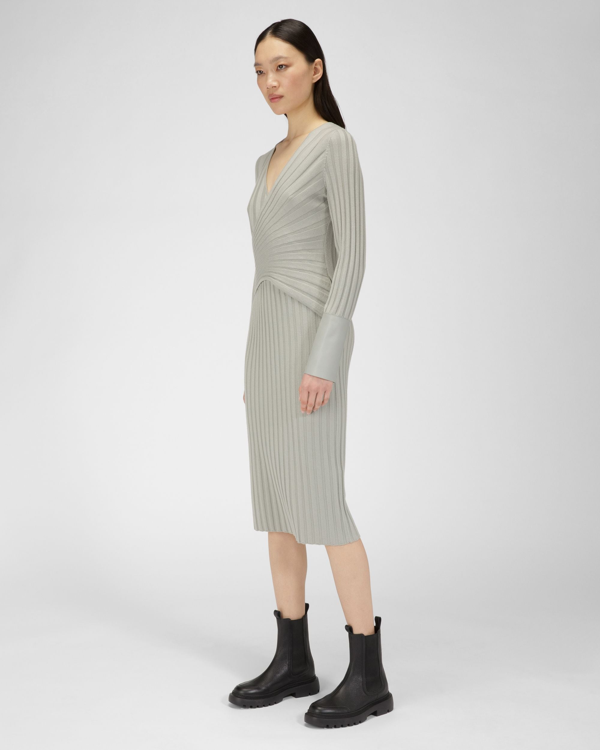 Bally Global - Ginny Flat Leather Boots In Black - Negro