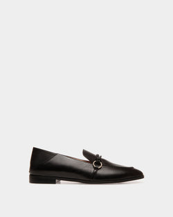 Pump in Black Grained Leather