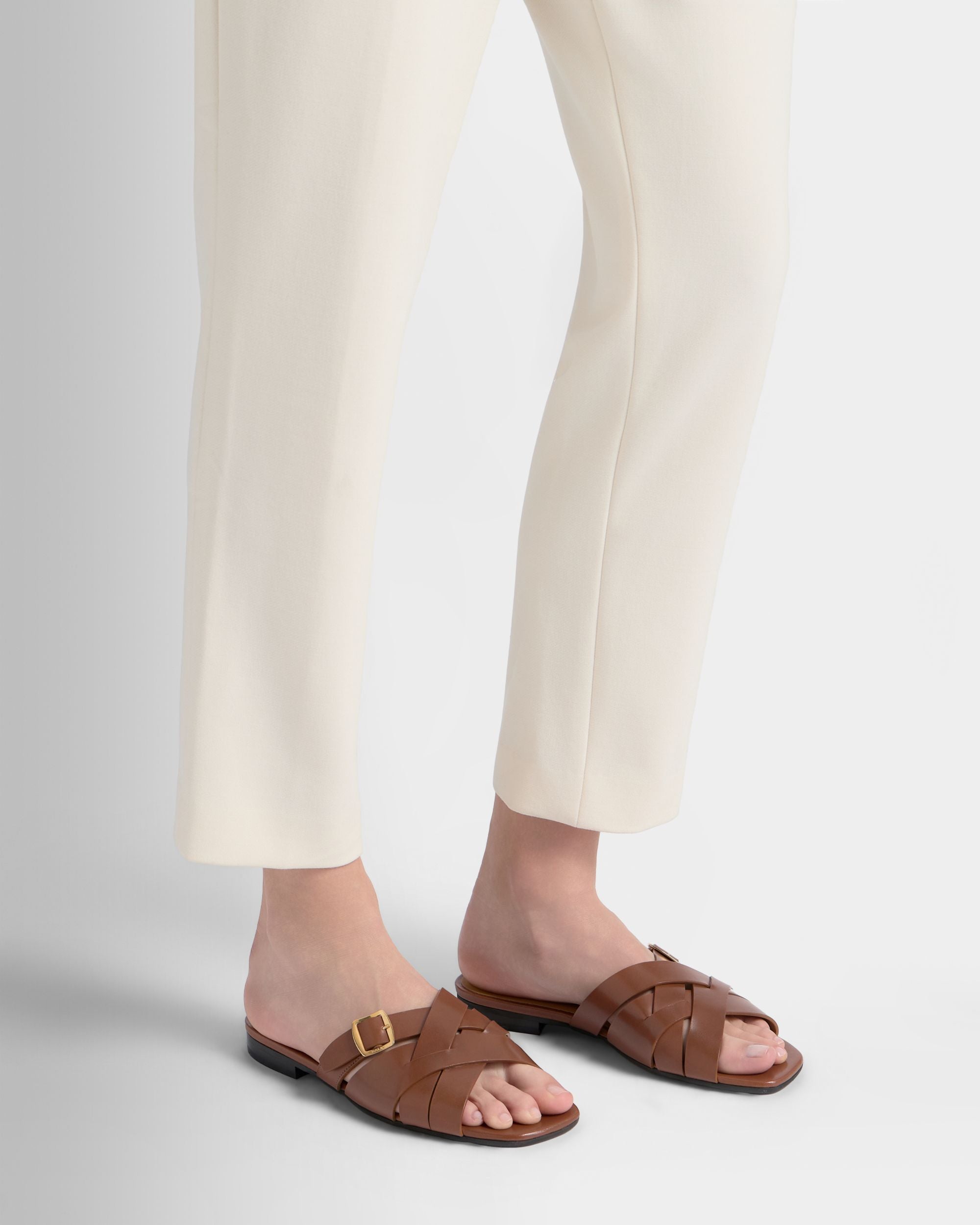 Bally Global - Sandalia plana Essence de piel marrón ámbar - Marrón
