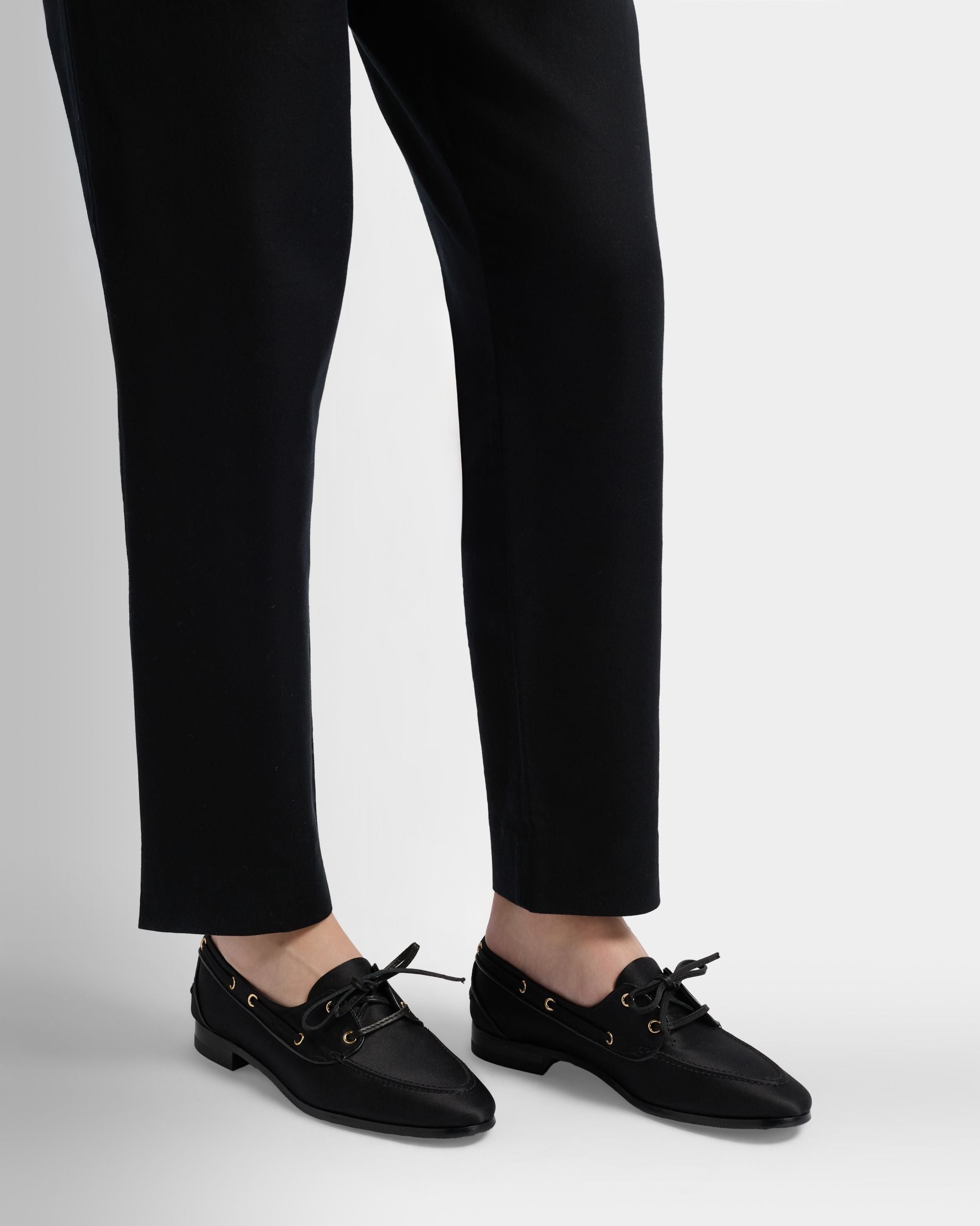 Bally Global - Plume Mokassin aus schwarzem Stoff - Black