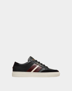 Sneaker in Black Leather