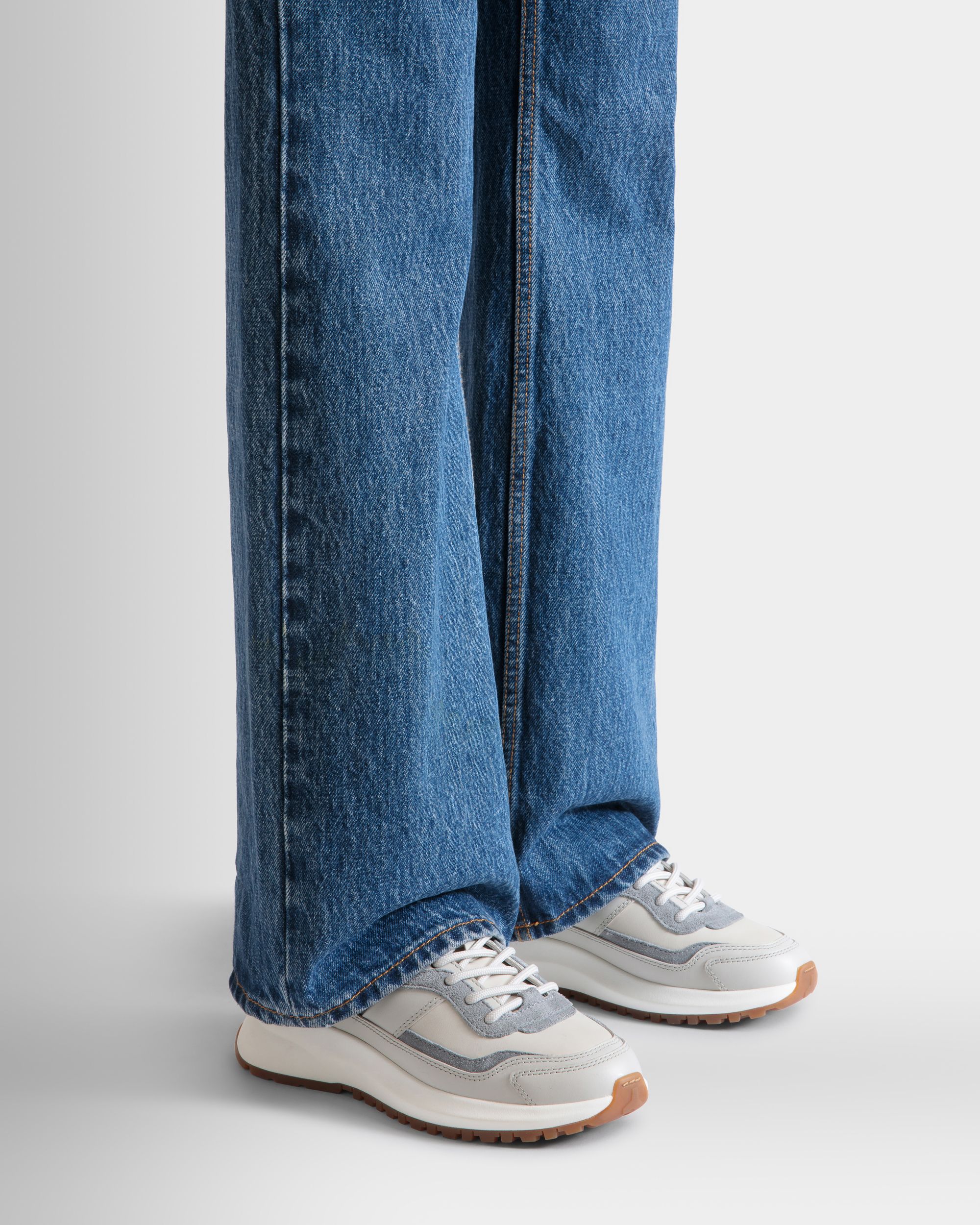 Bally Global - Zapatilla Outline De Piel Dusty White Y Gris Claro - Blanco