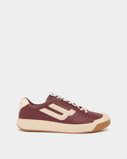 Sneaker aus Leder in Heritage Red und Elfenbein aus der Tennis Kollektion