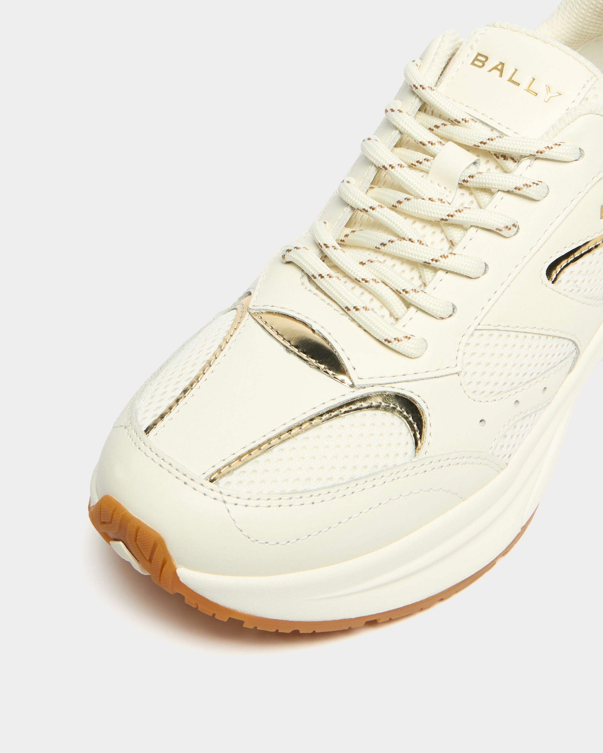 Bally Global - Zapatilla Woge en tejido marfil y dorado - Blanco