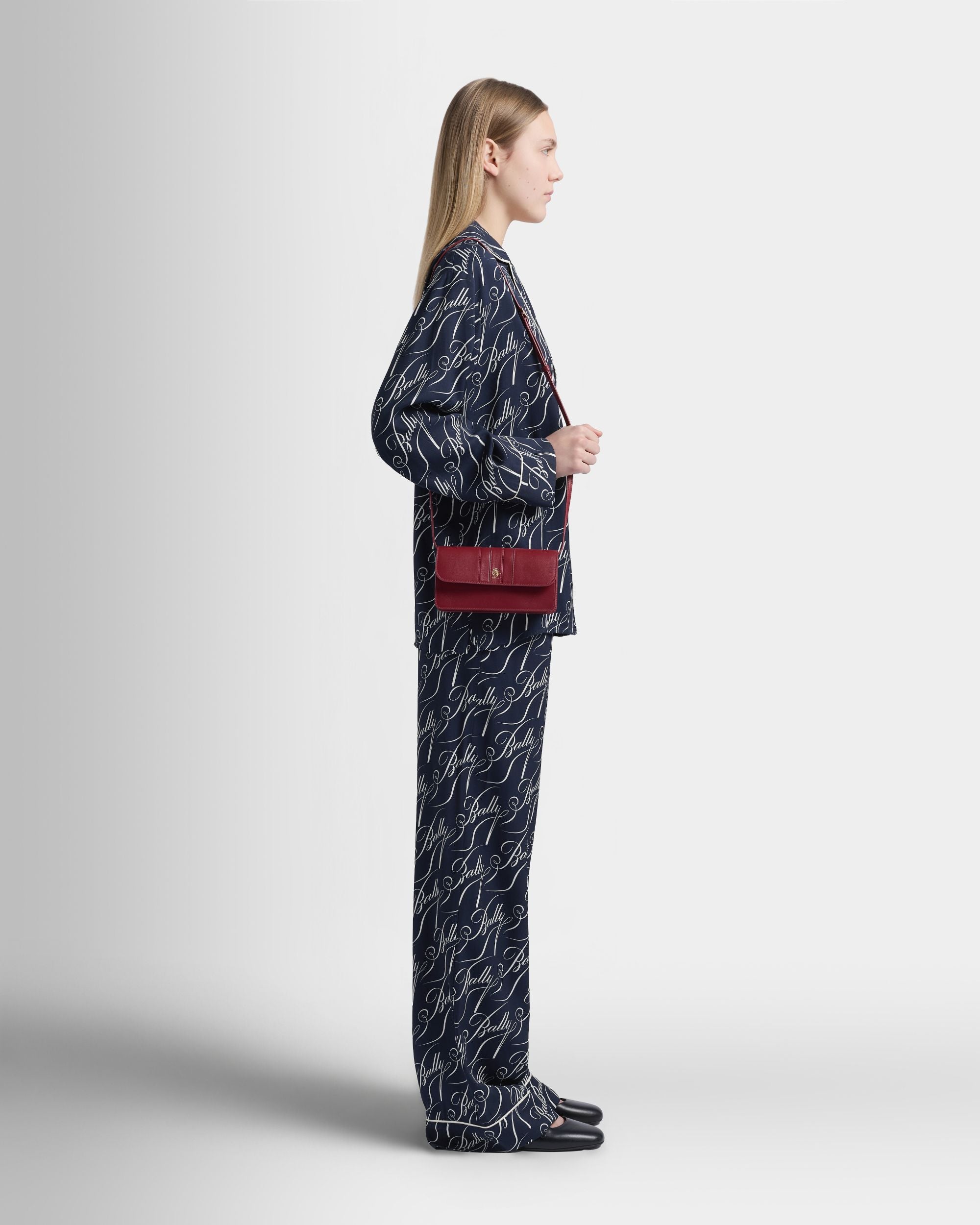 Bally Global - Signature Smartphone-Tasche aus Leder in Rubinrot - Red