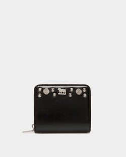 Swissness Wallet In Black Leather with Studs