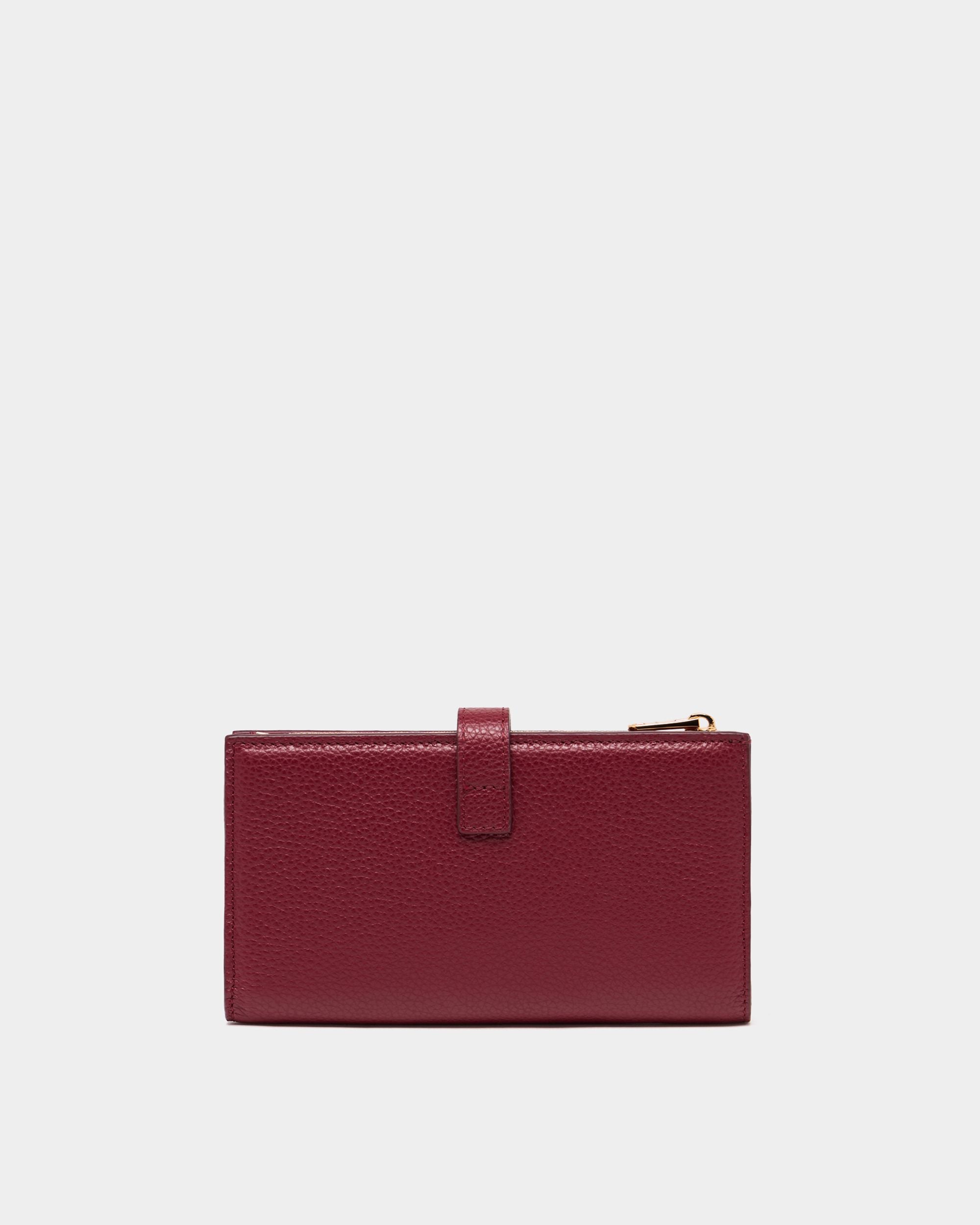 Bally Global - Lange Geldbörse Lock Me aus genarbtem Leder in Rubinrot - Red