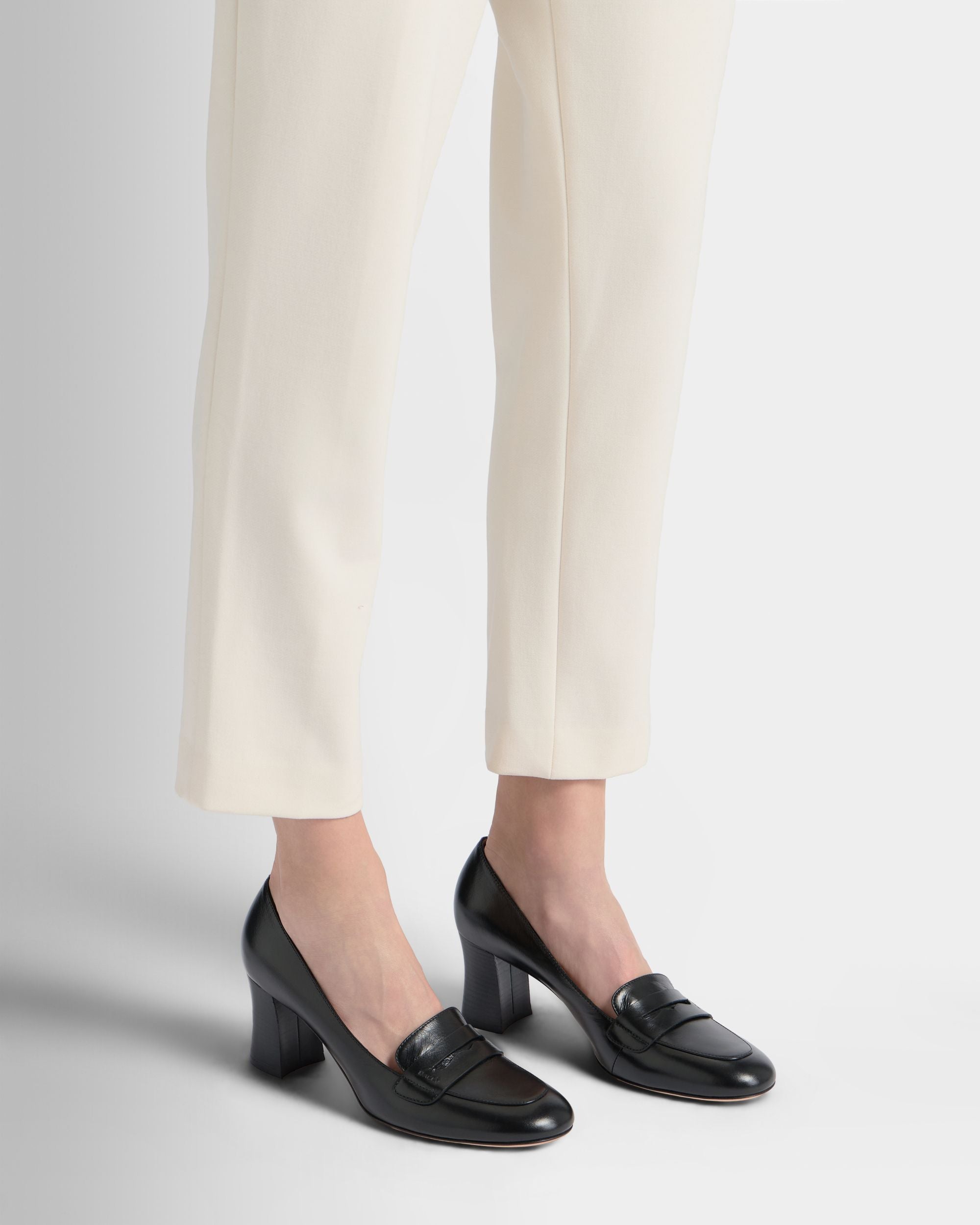 Bally Global - Saule Loafer-Pumps aus schwarzem Leder - Black