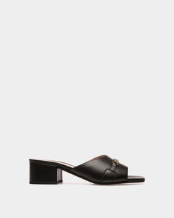 Sandal in Black Leather
