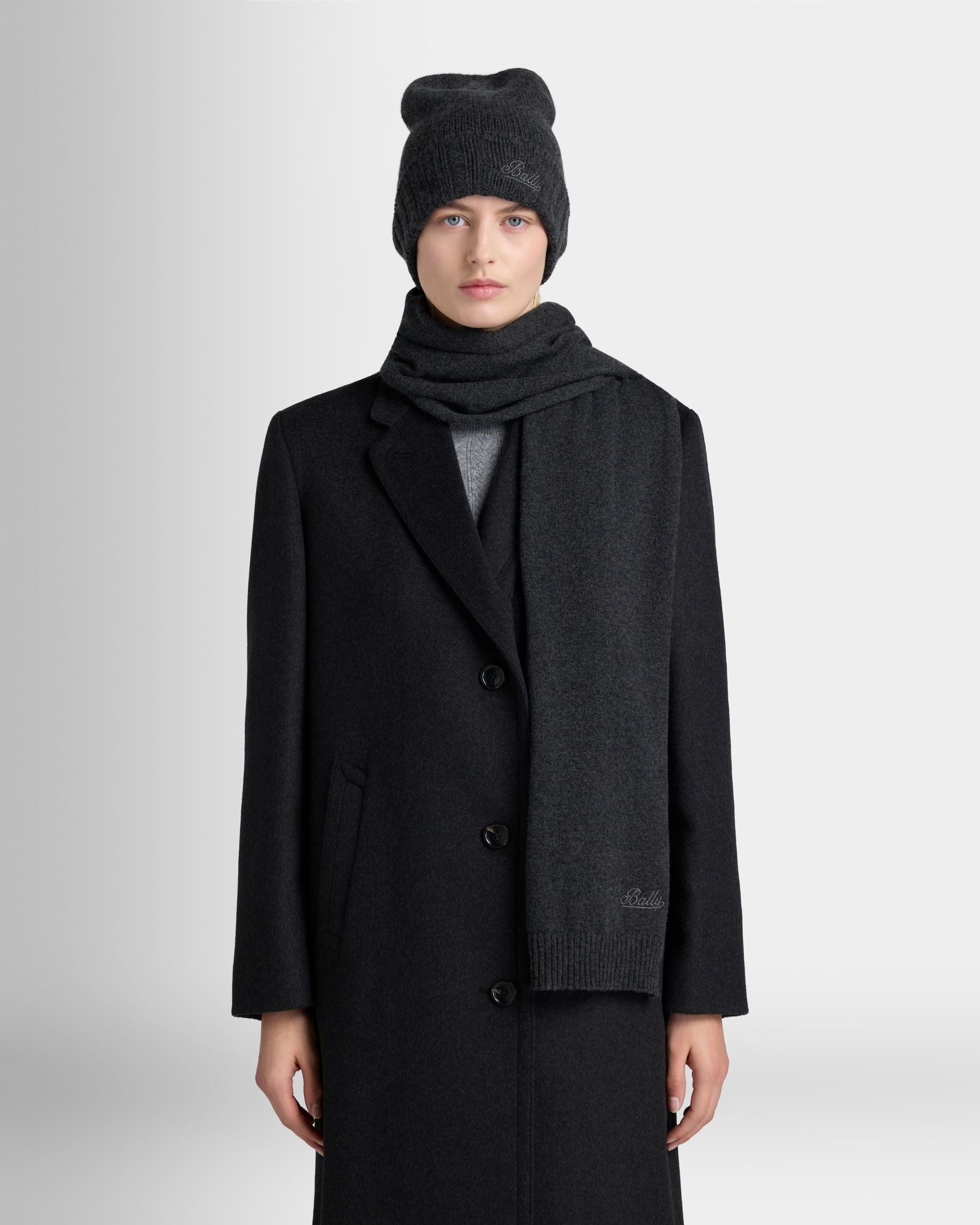 Bally Global - Scarf in Dark Grey Cashmere with a Logo - Grey