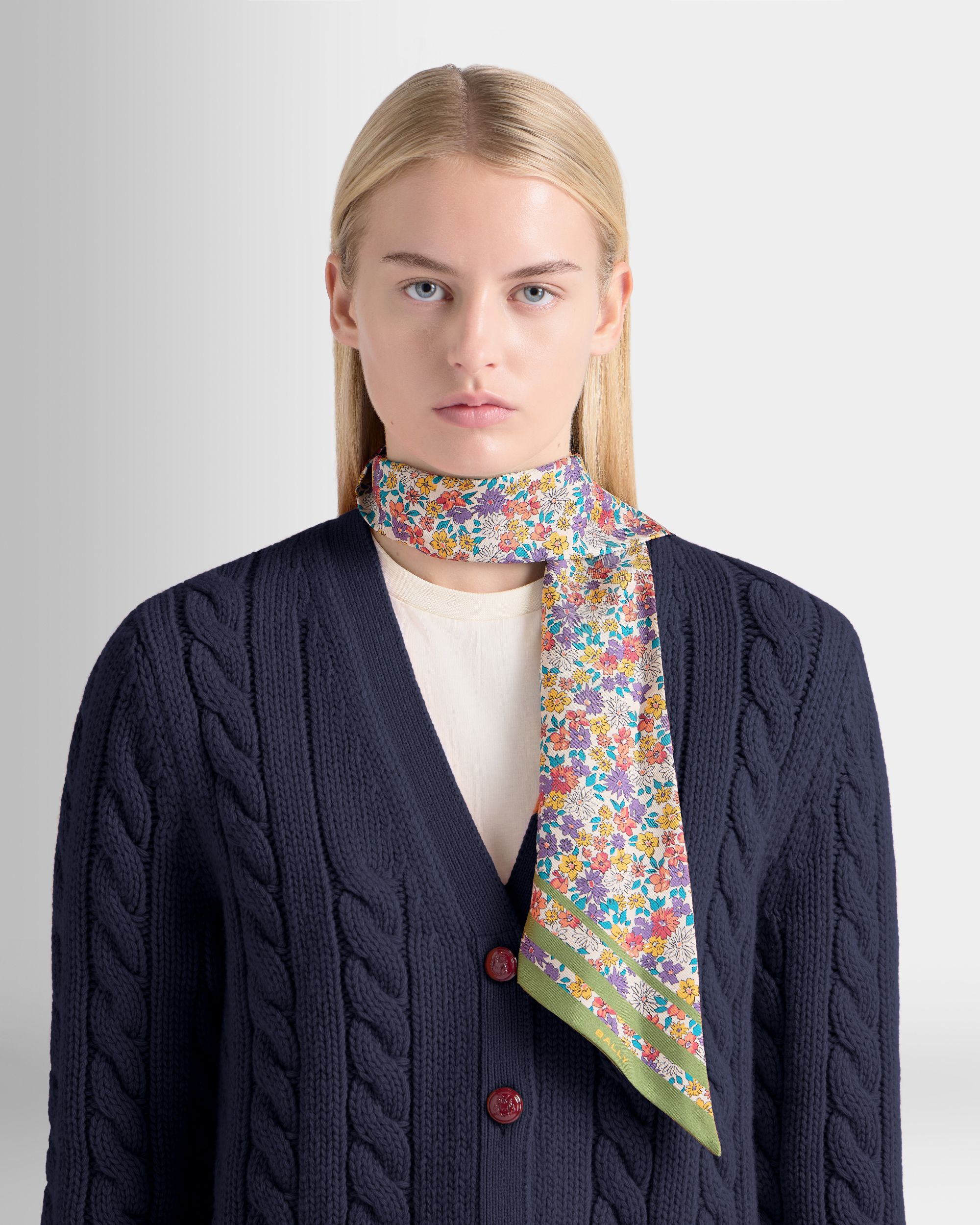 Bally Global - Neck Bow With a Floral Print in Beige Silk - Beige