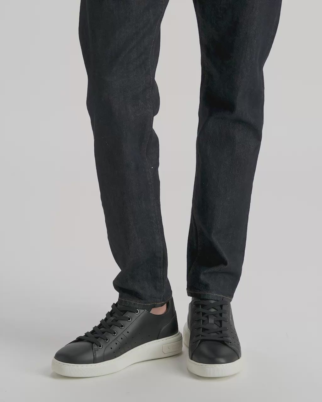 Bally Global - Bally Lift Sneaker aus schwarzem Leder - Black