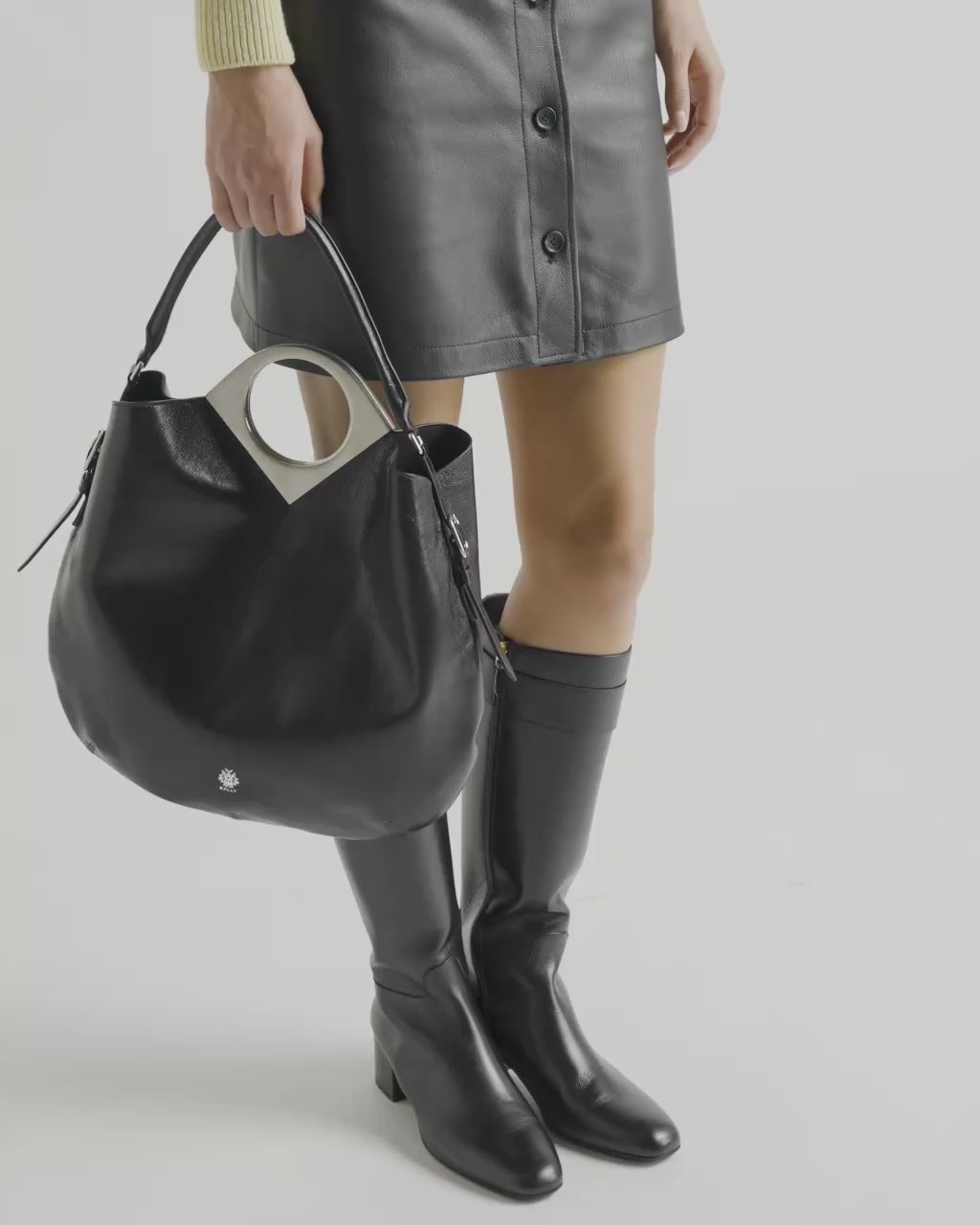 Bally Global - Anni Shoulder Bag in Black Leather - Black