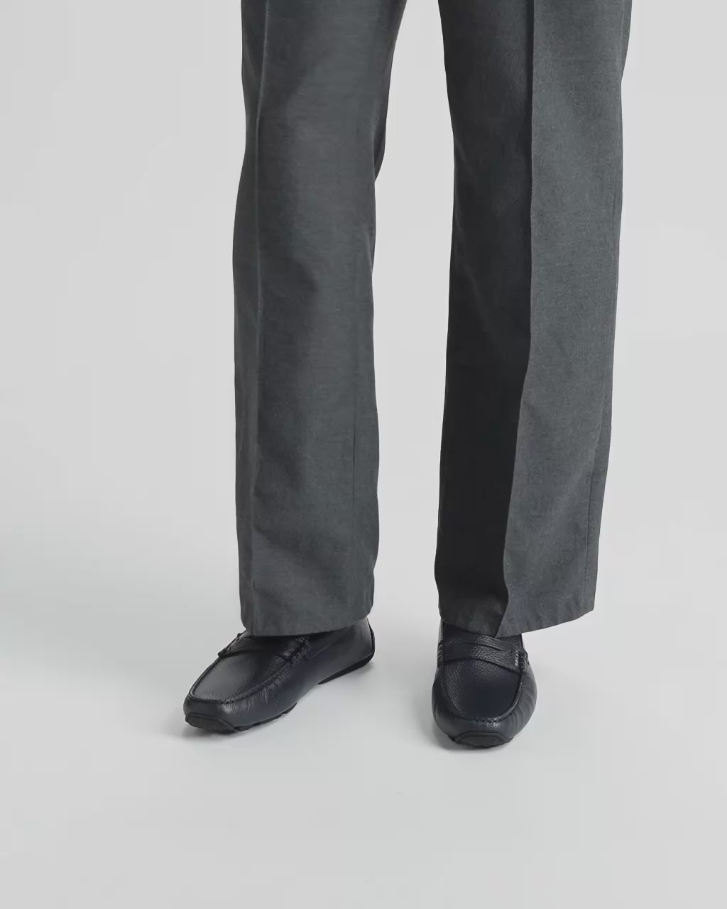 Bally Global - Pilot Driver-Schuh aus genarbtem Leder in Navy Blue - Blue