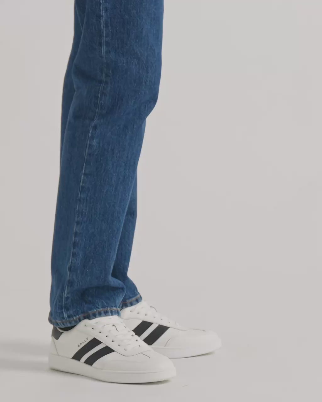 Bally Global - Zapatilla Retro Crest De Piel Blanca - Blanco