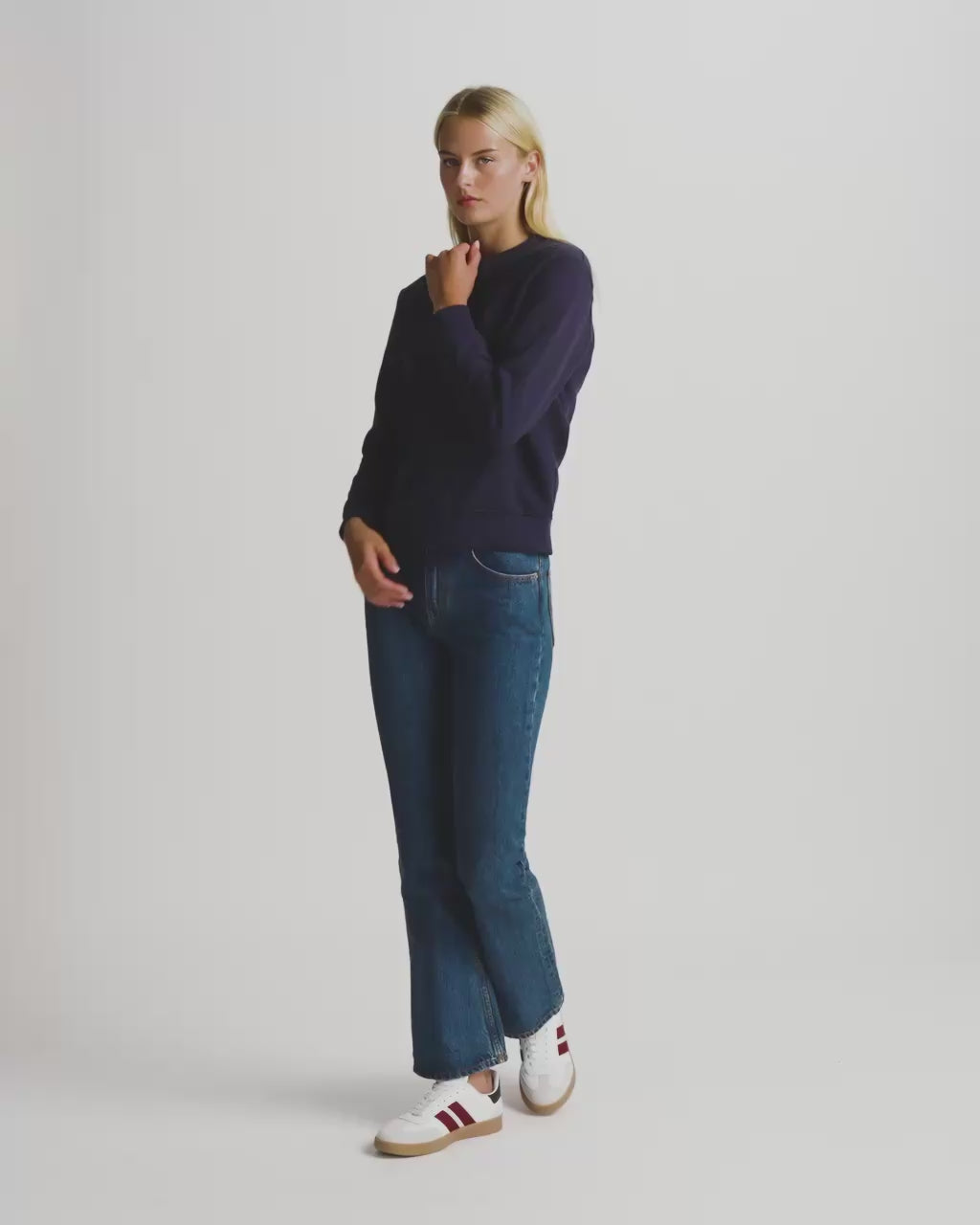 Bally Global - Crewneck Sweatshirt in Navy Blue Cotton With a Ballyrina - Blue