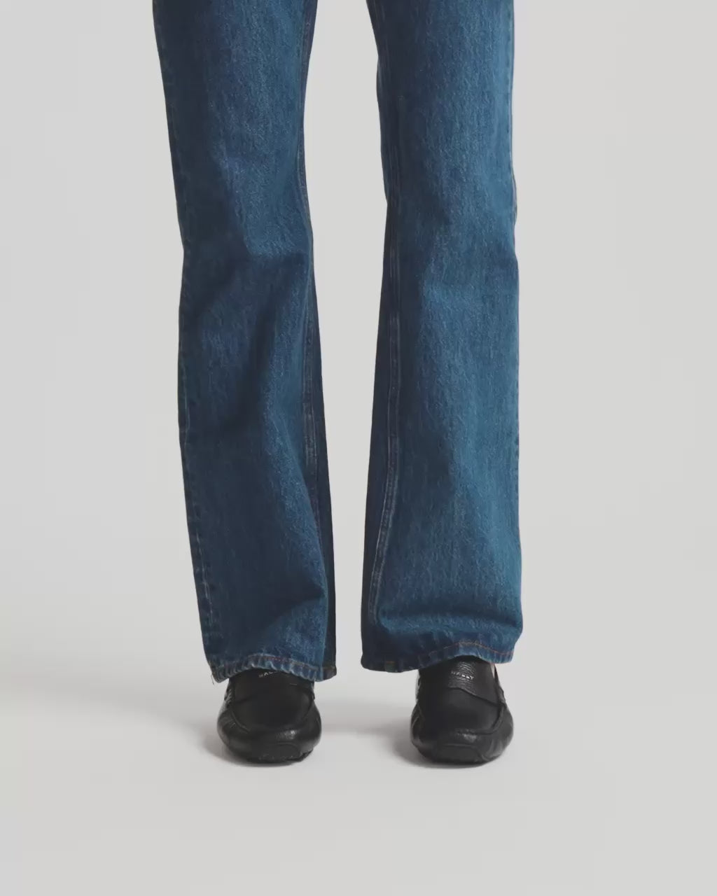 Bally Global - Pilot Driver in Black Grained Leather - Black