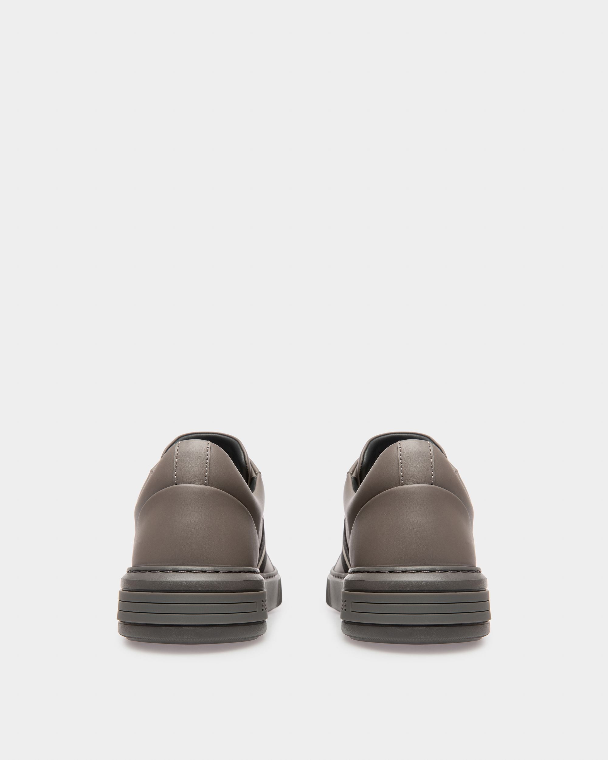 Moony Zapatillas En Cuero De Color Mineral Oscuro - Hombre - Bally - 04