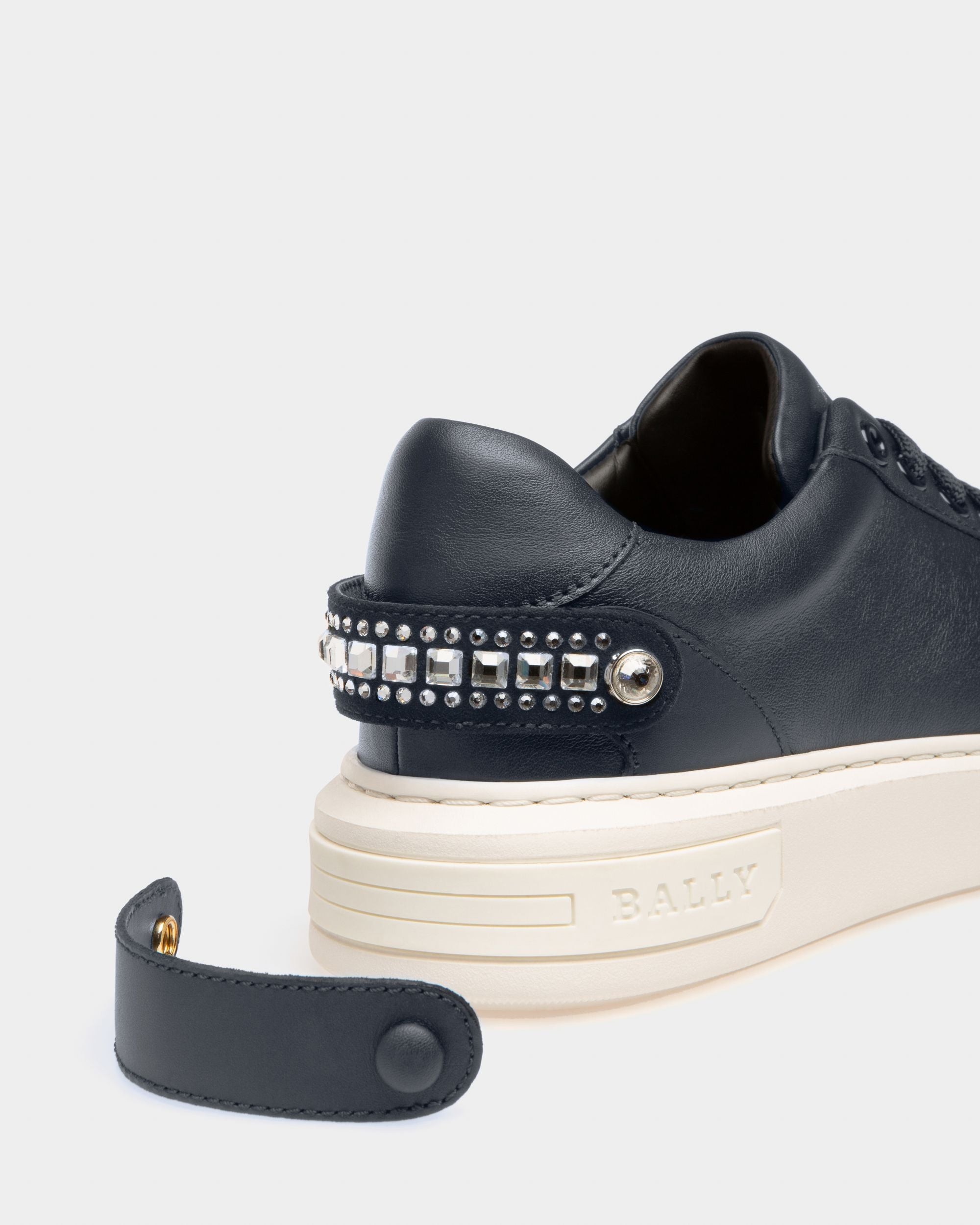 Malya Zapatilla Deportiva En Cuero De Color Azul Marino - Mujer - Bally - 06
